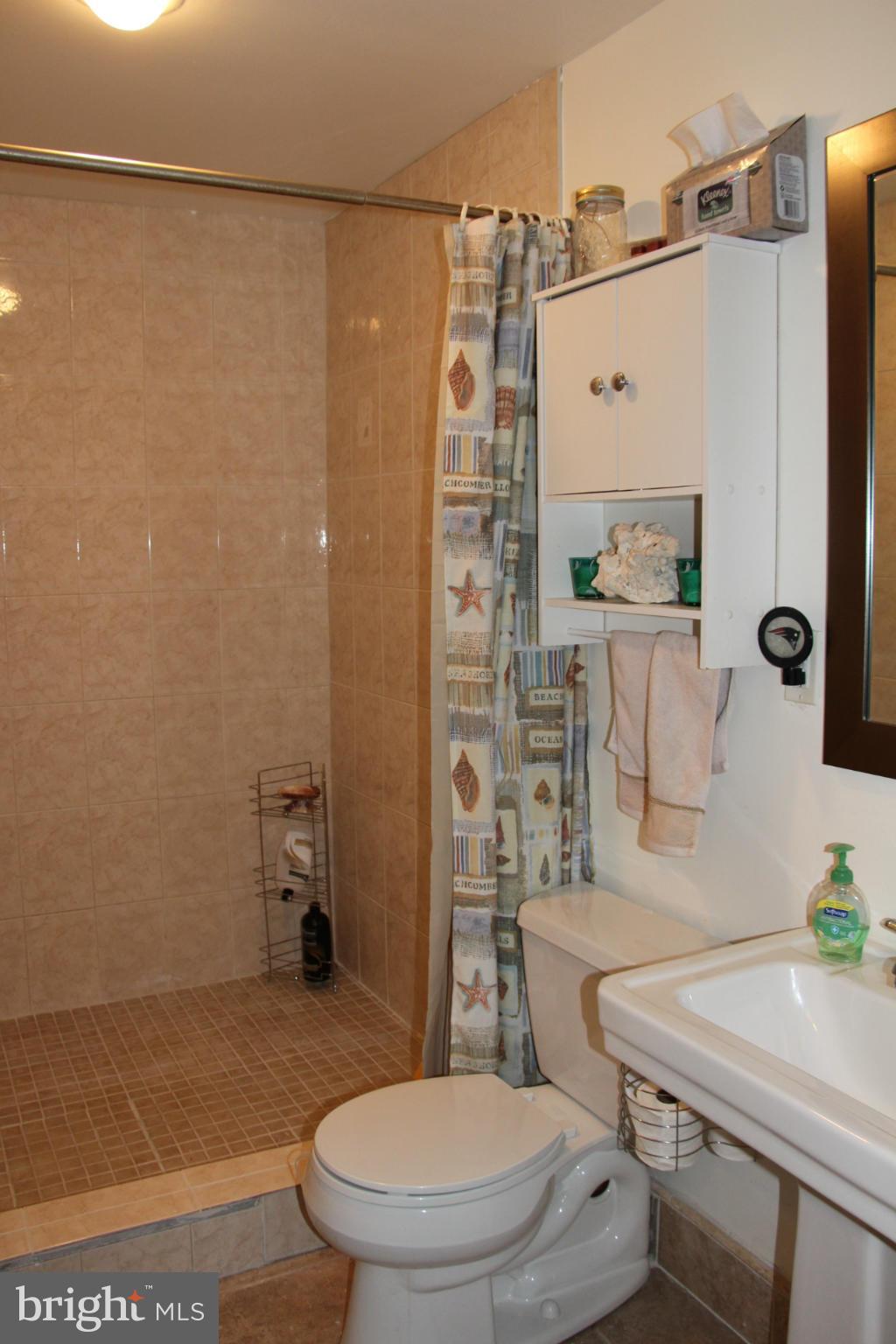 GREENS AT ROCK GLENN - Residential Lease