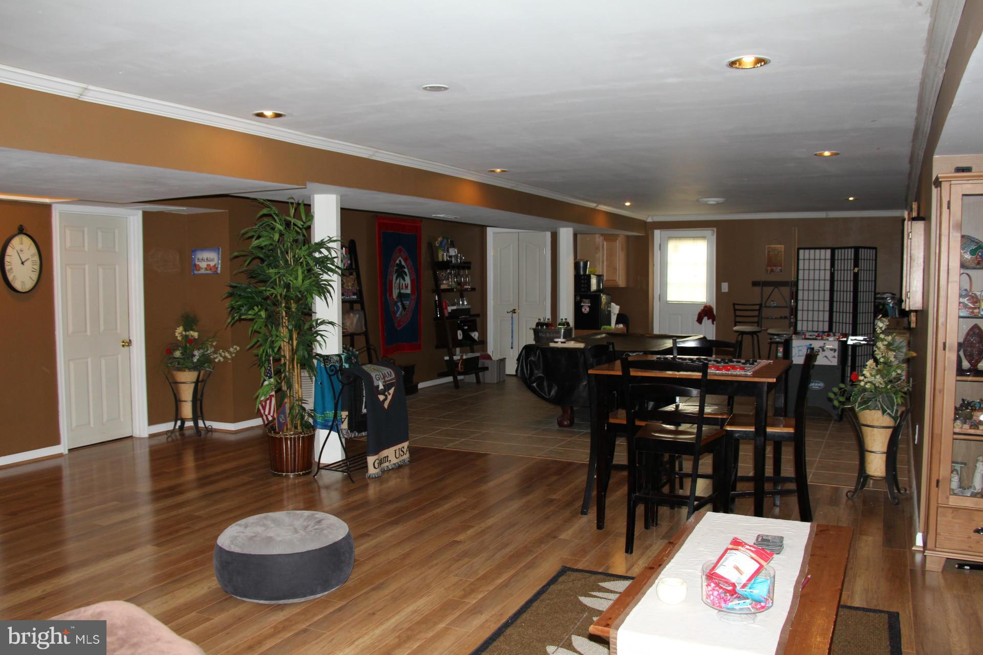 GREENS AT ROCK GLENN - Residential Lease