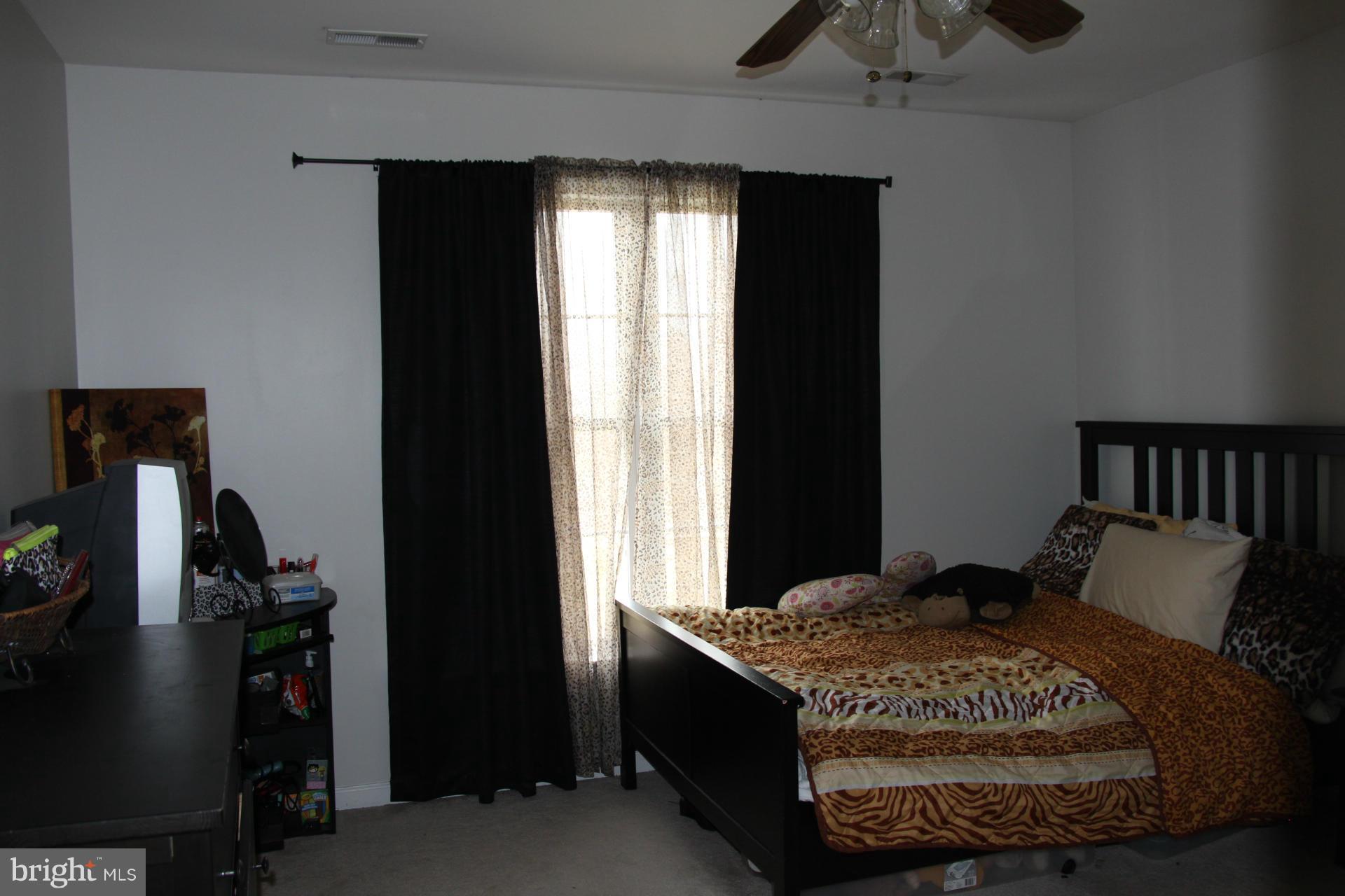 GREENS AT ROCK GLENN - Residential Lease