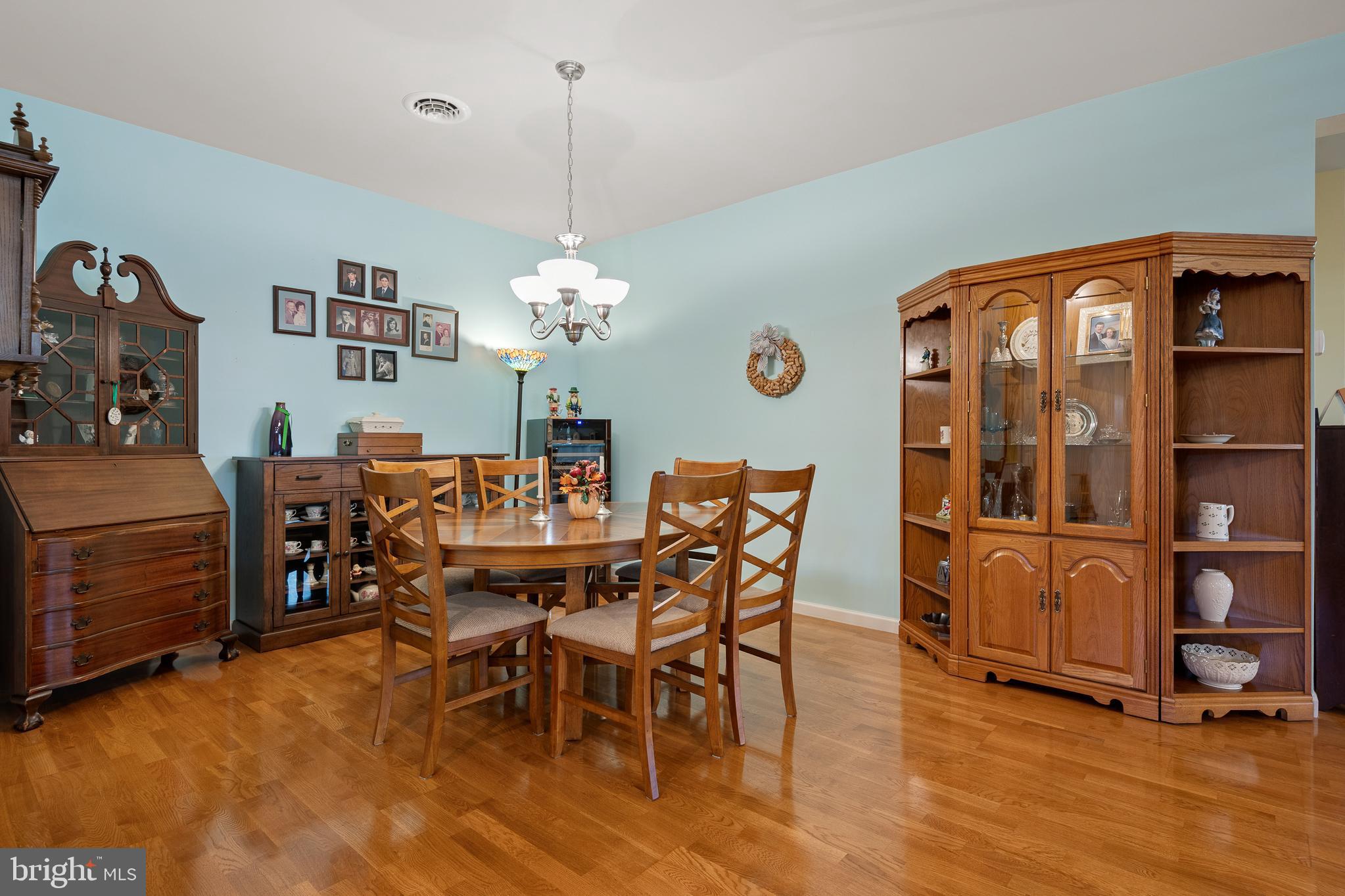 1210 CANTEBURY DRIVE