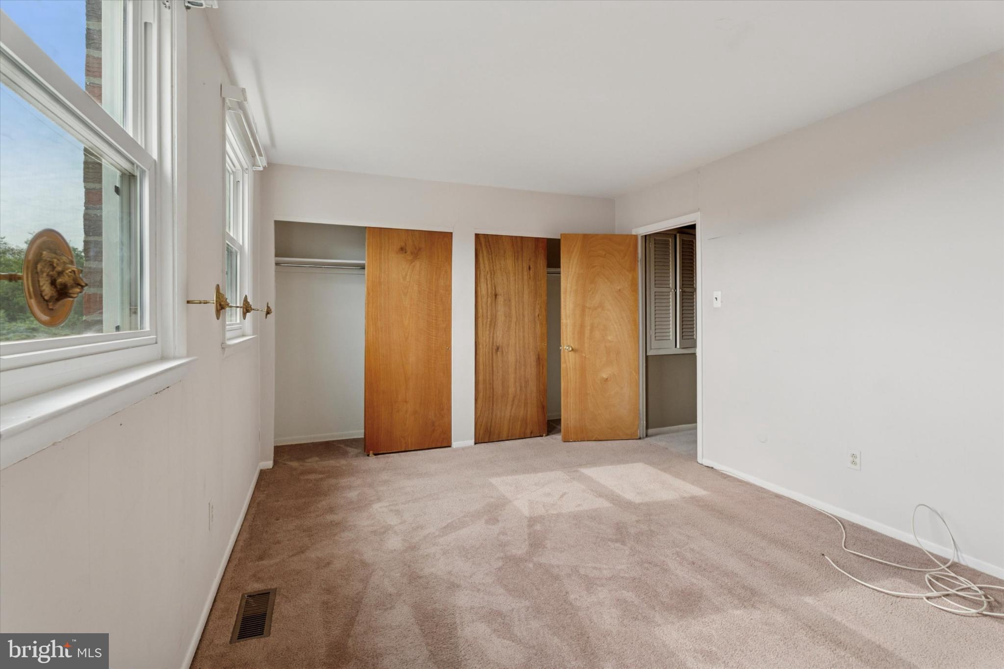 ROXBOROUGH - Residential