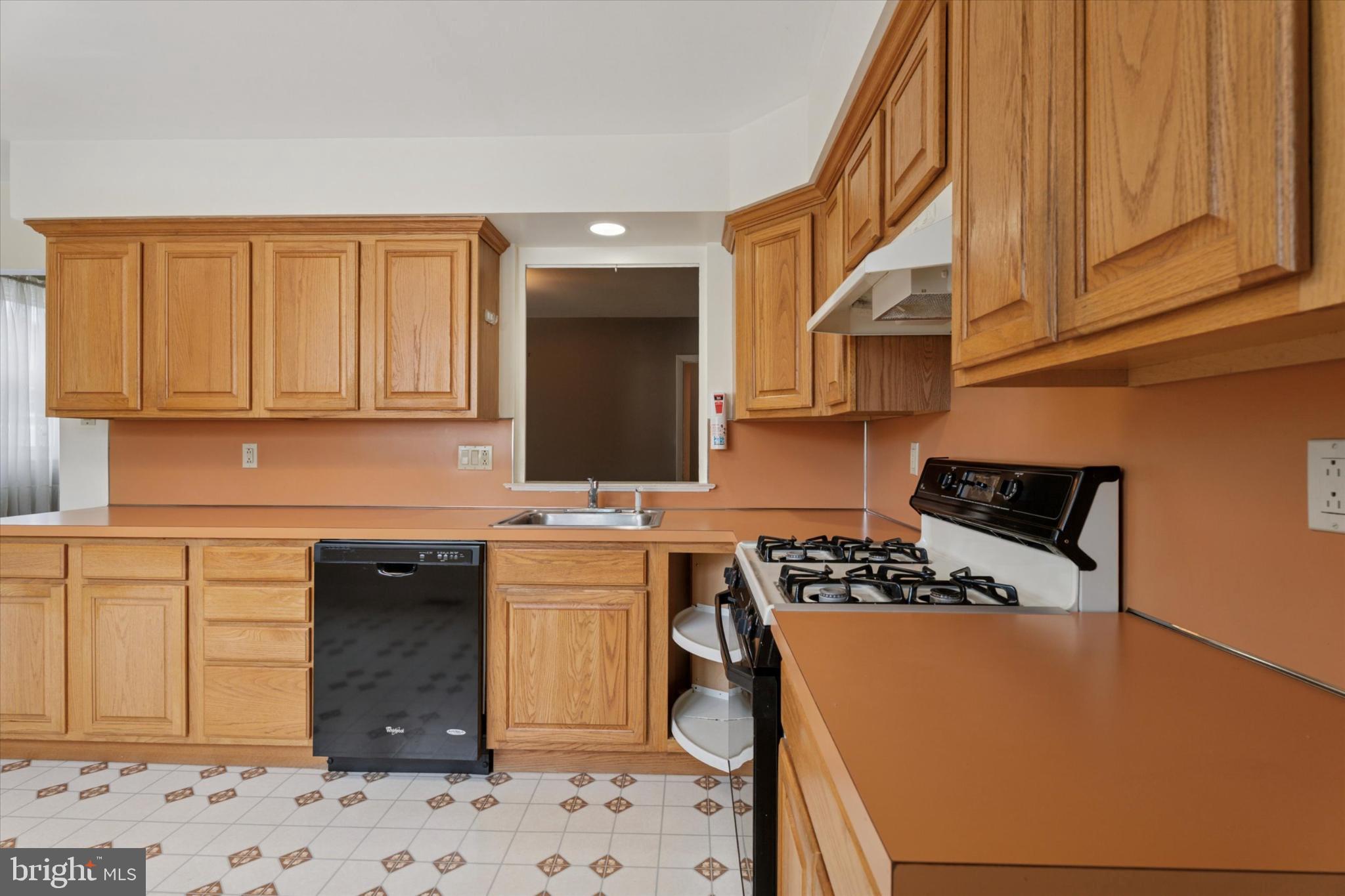 ROXBOROUGH - Residential