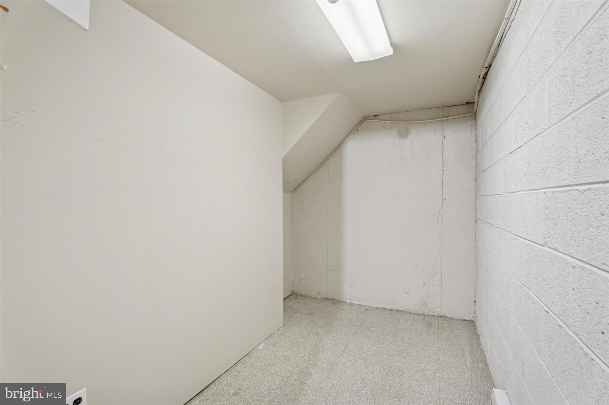 ROXBOROUGH - Residential