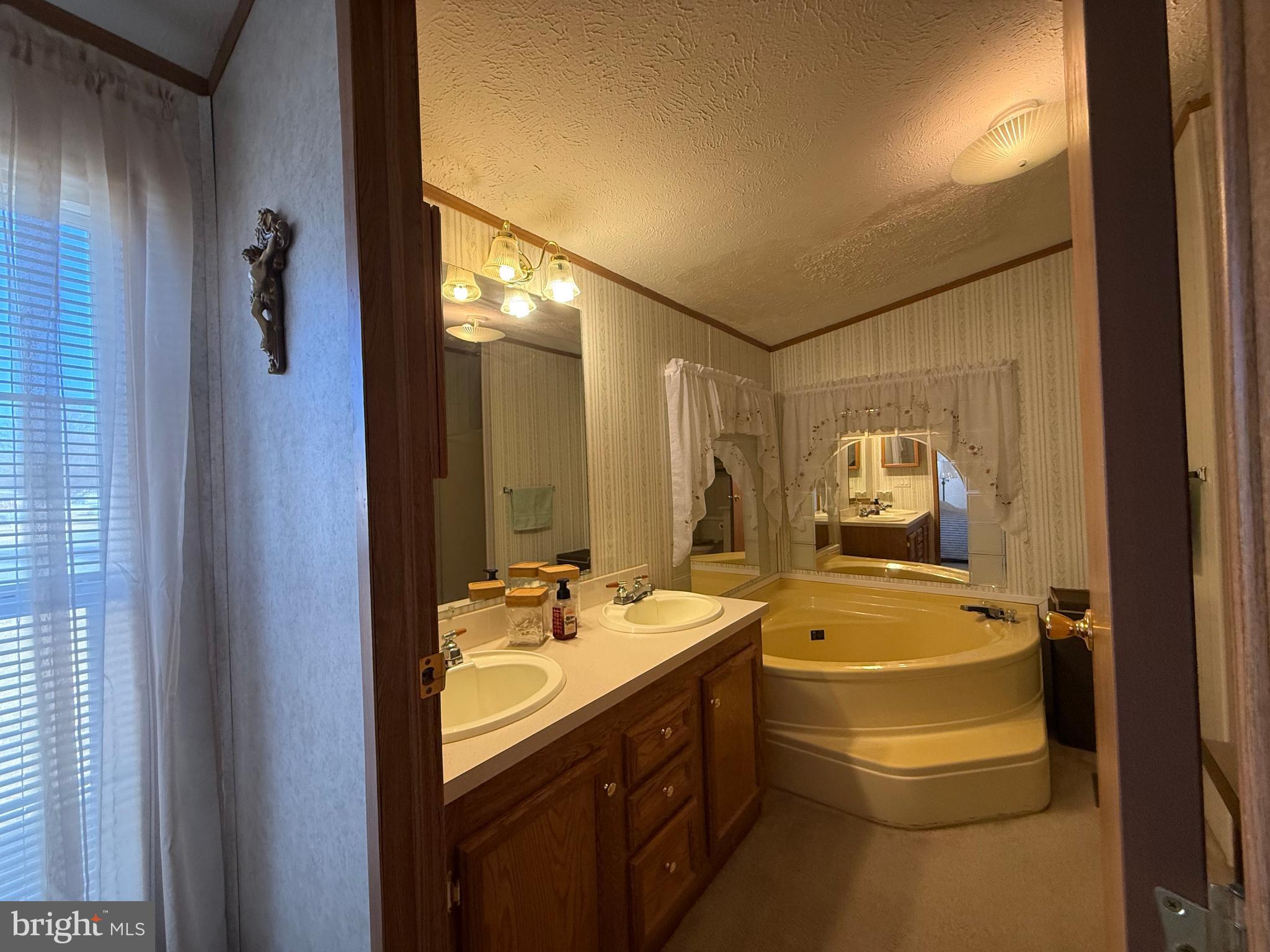 HEBRON WOODS - Residential