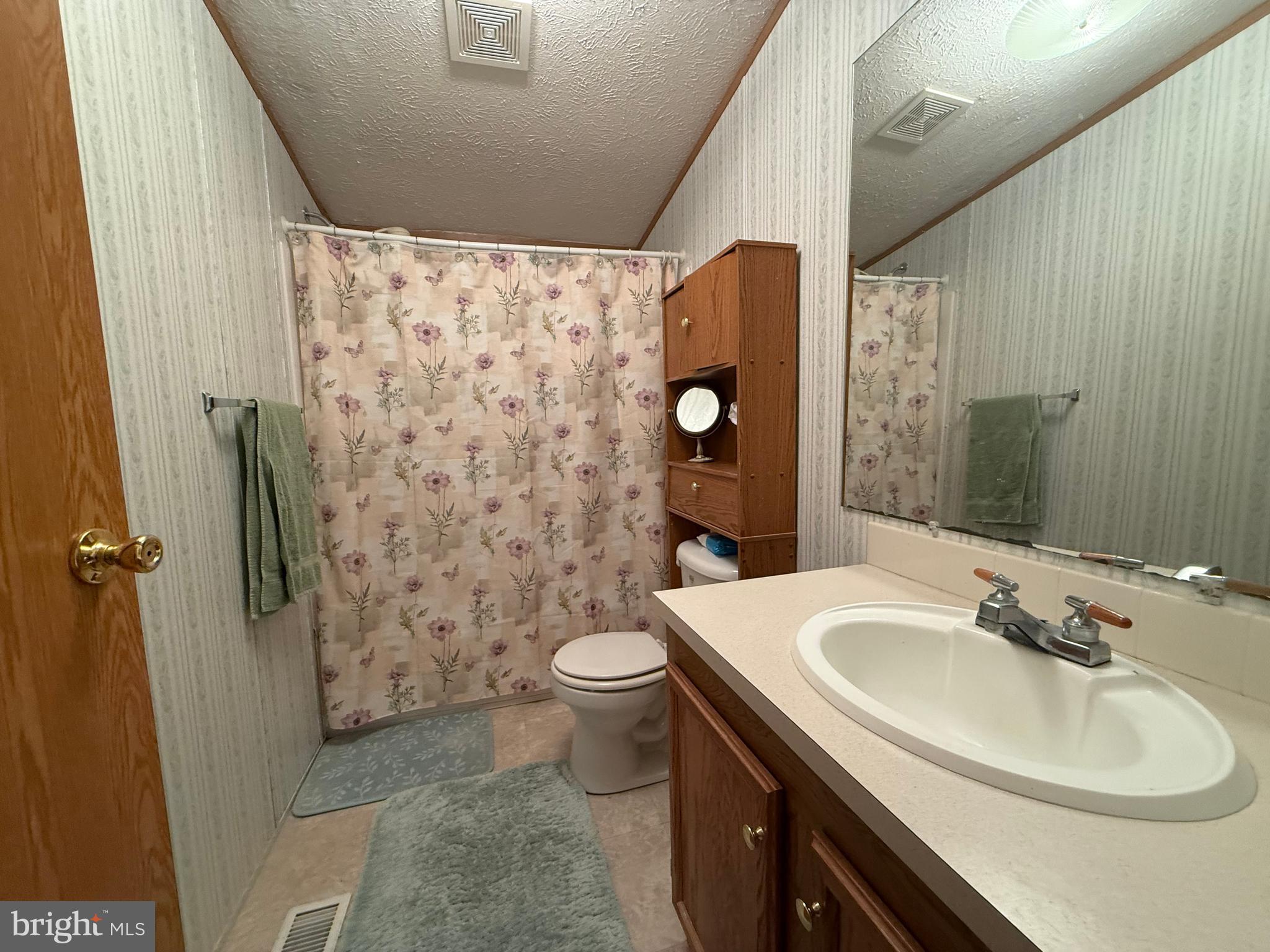 HEBRON WOODS - Residential