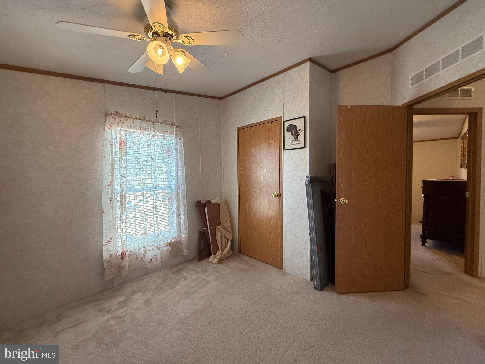 HEBRON WOODS - Residential