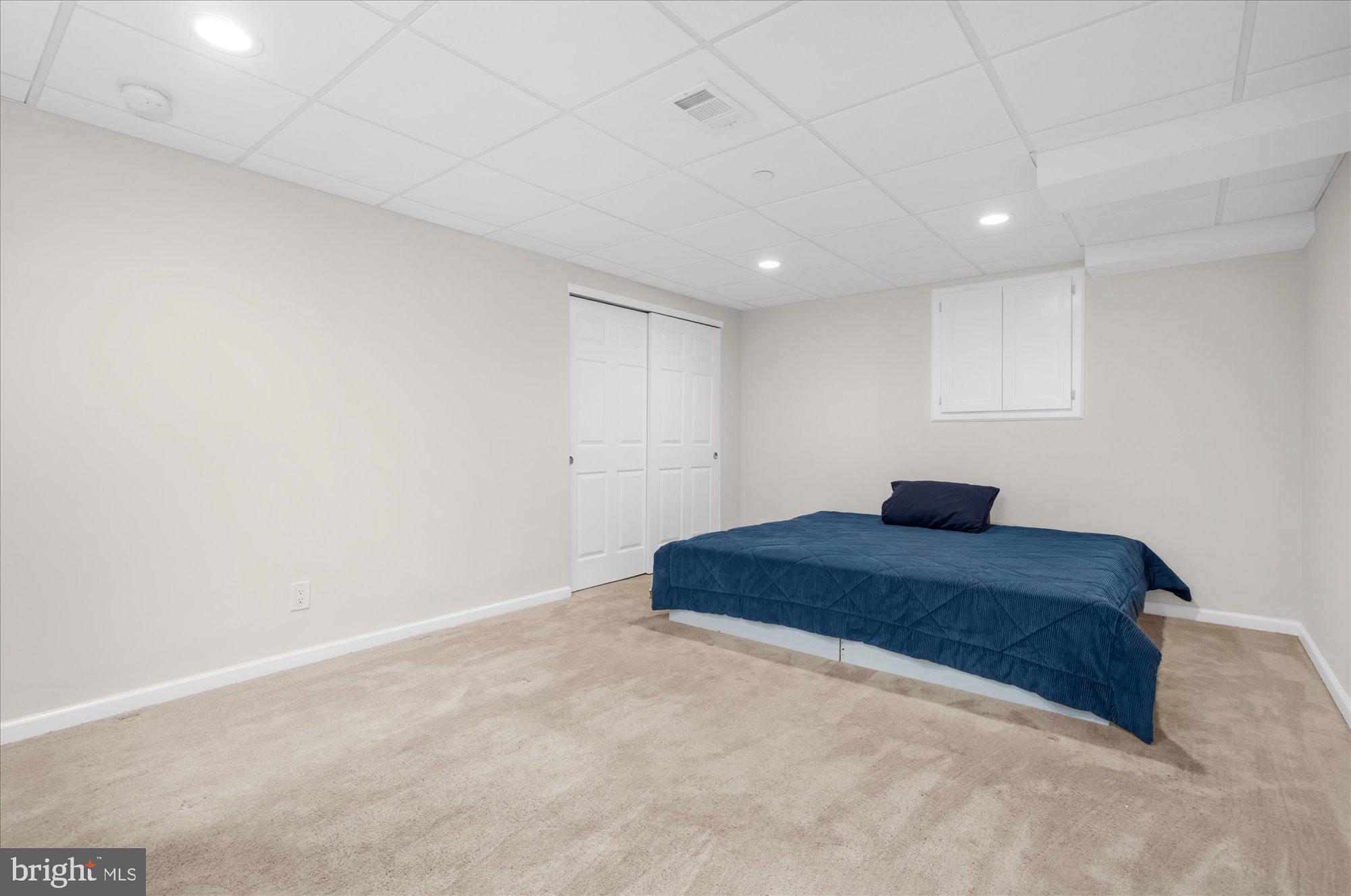 NEW BRITAIN WALK - Residential