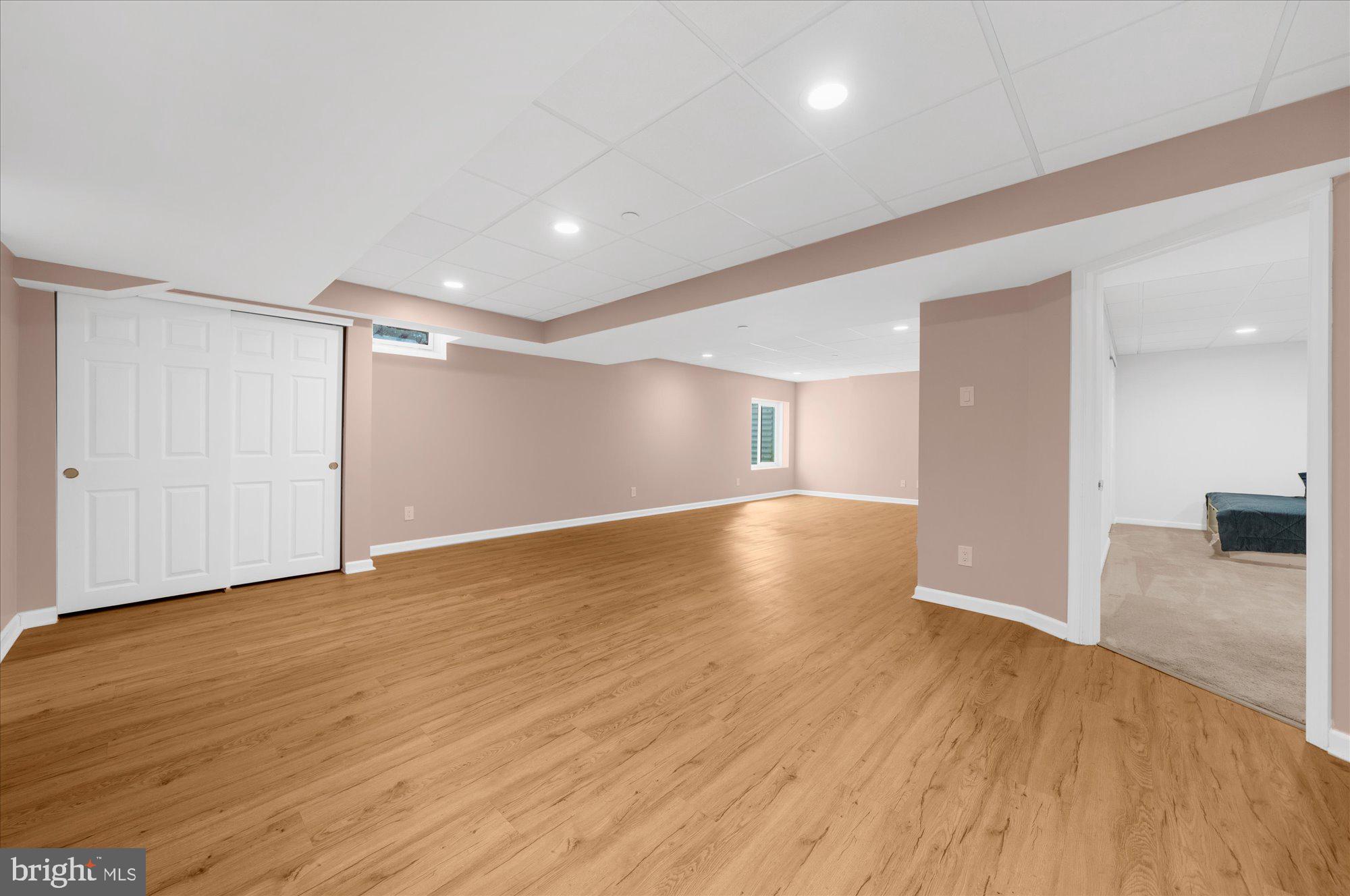 NEW BRITAIN WALK - Residential