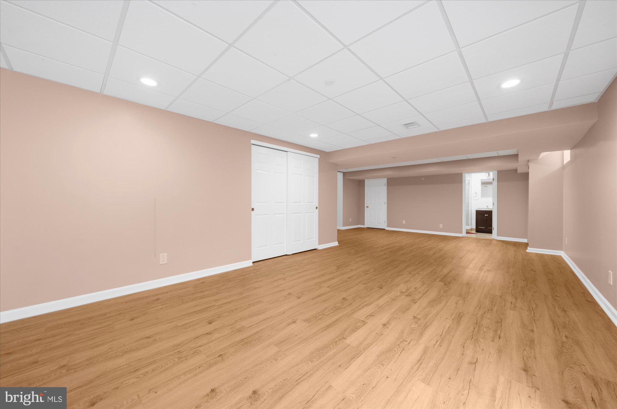 NEW BRITAIN WALK - Residential