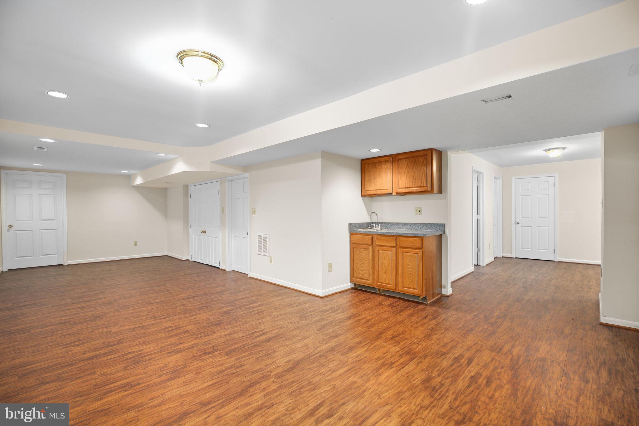 FOX POINT - Residential