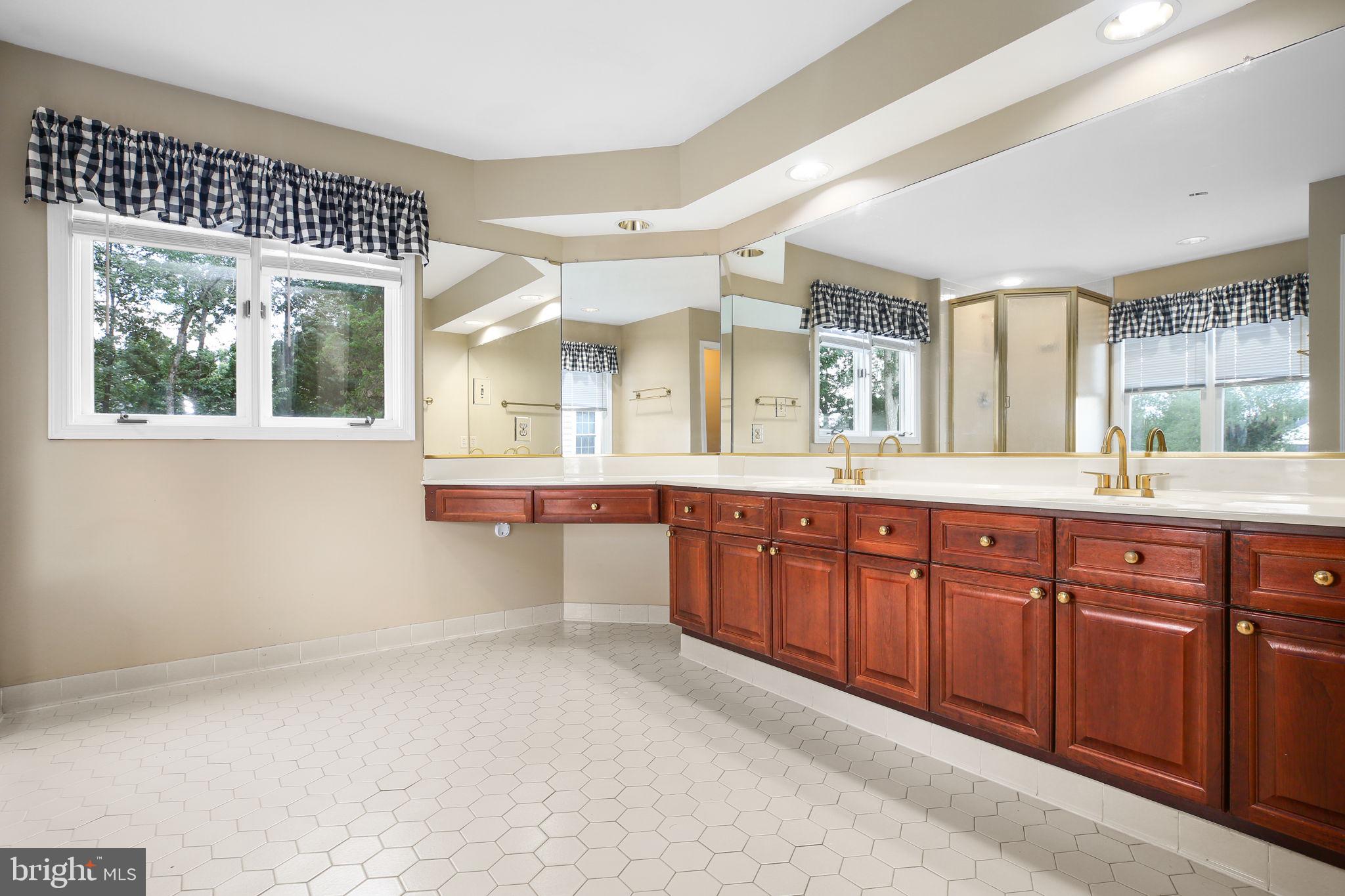 FOX POINT - Residential