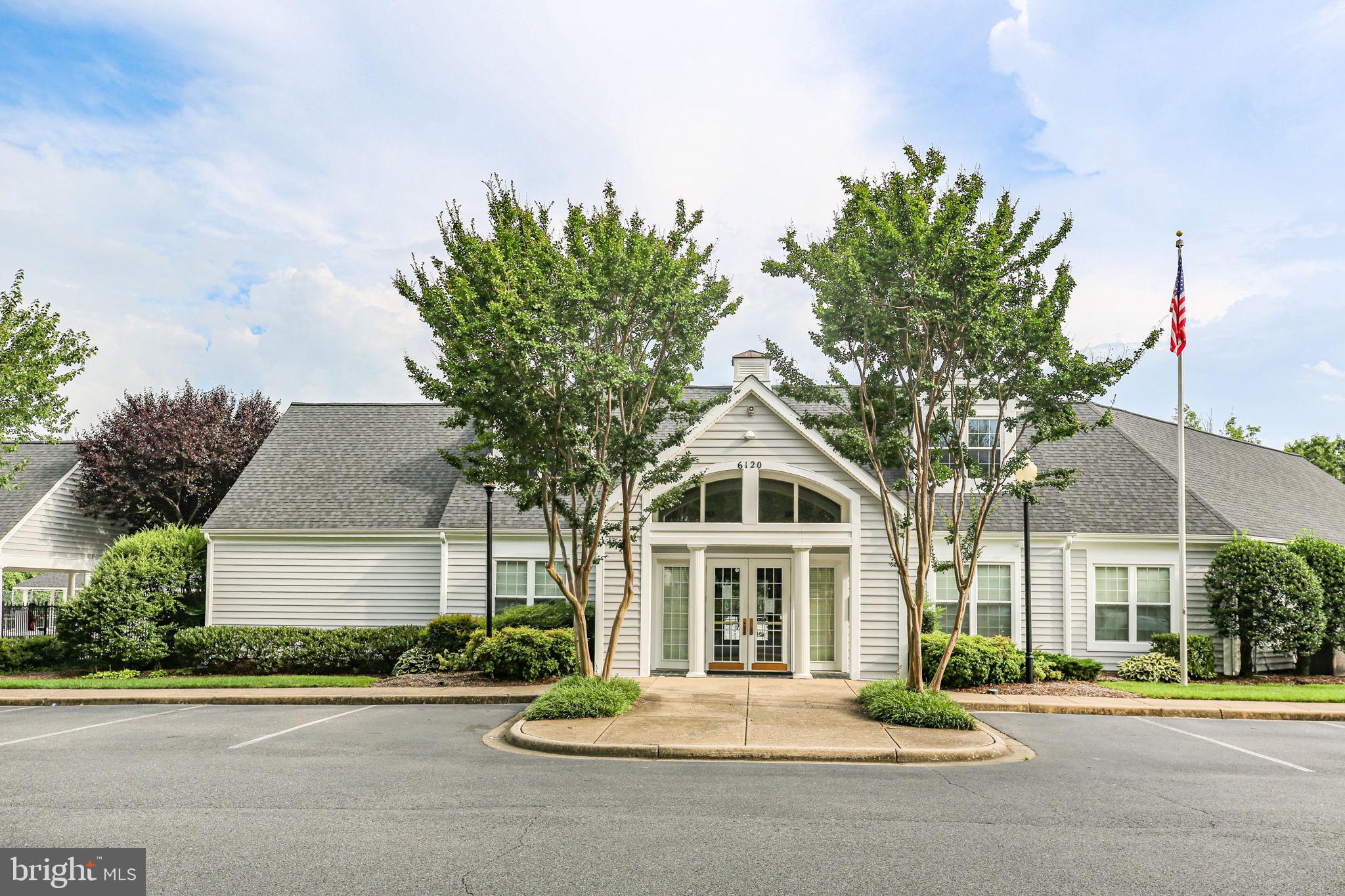 FOX POINT - Residential