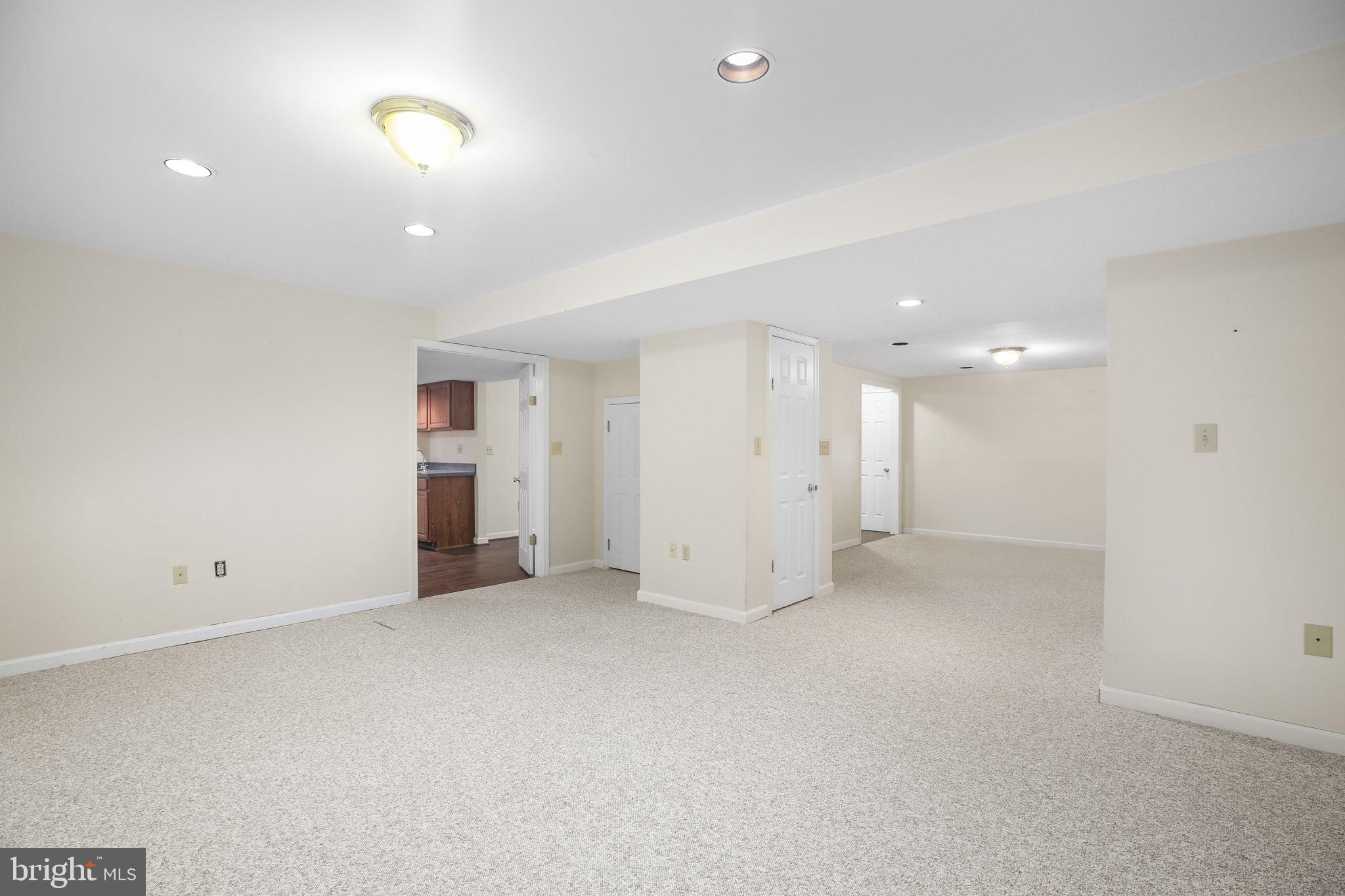 FOX POINT - Residential