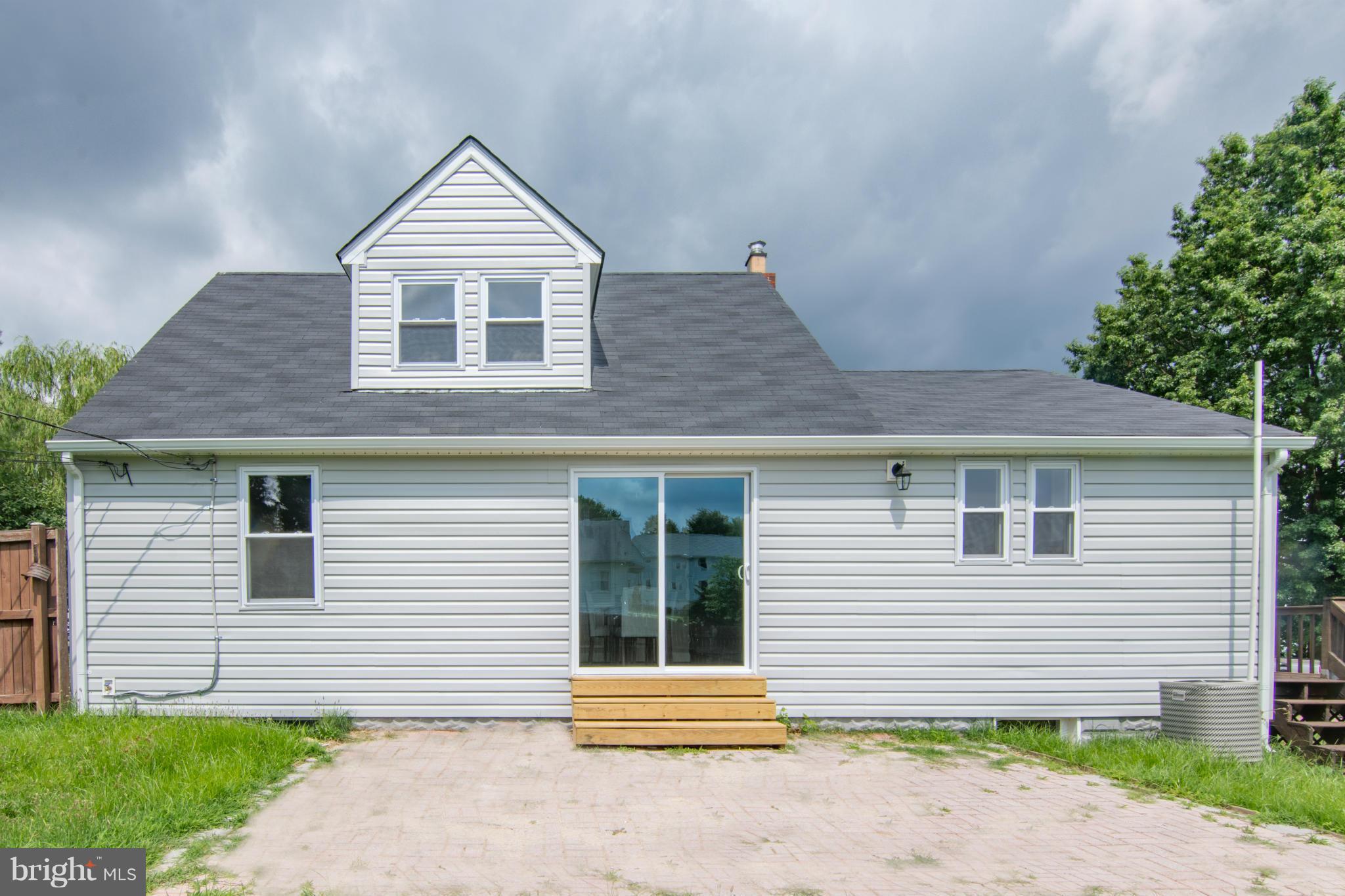 GOLDEN SPRINGS - Residential