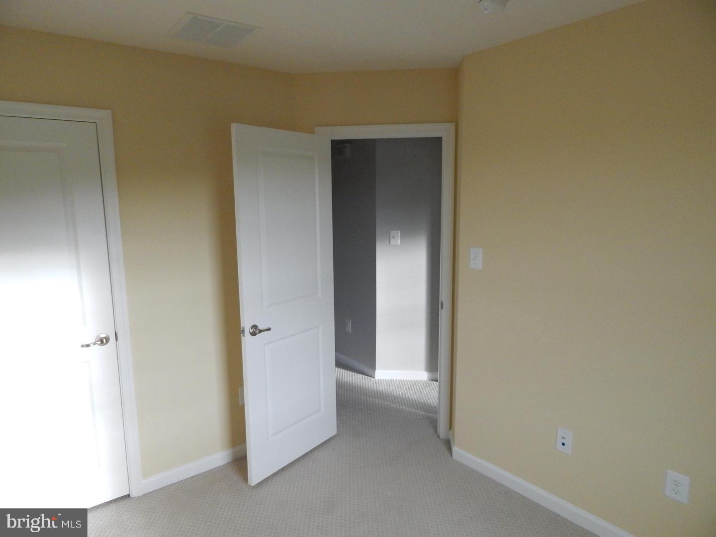 POTOMAC STATION - Residential Lease