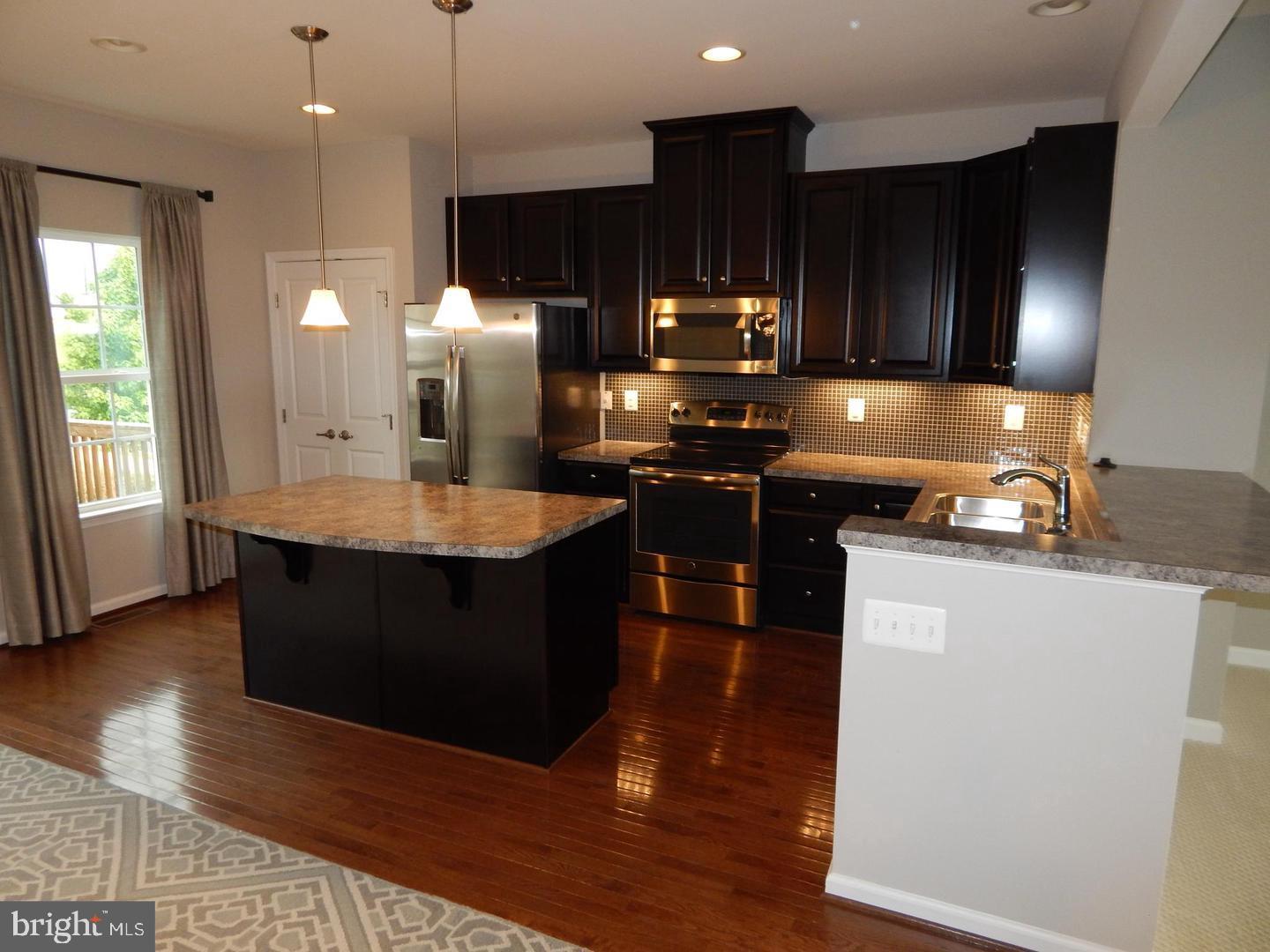 POTOMAC STATION - Residential Lease