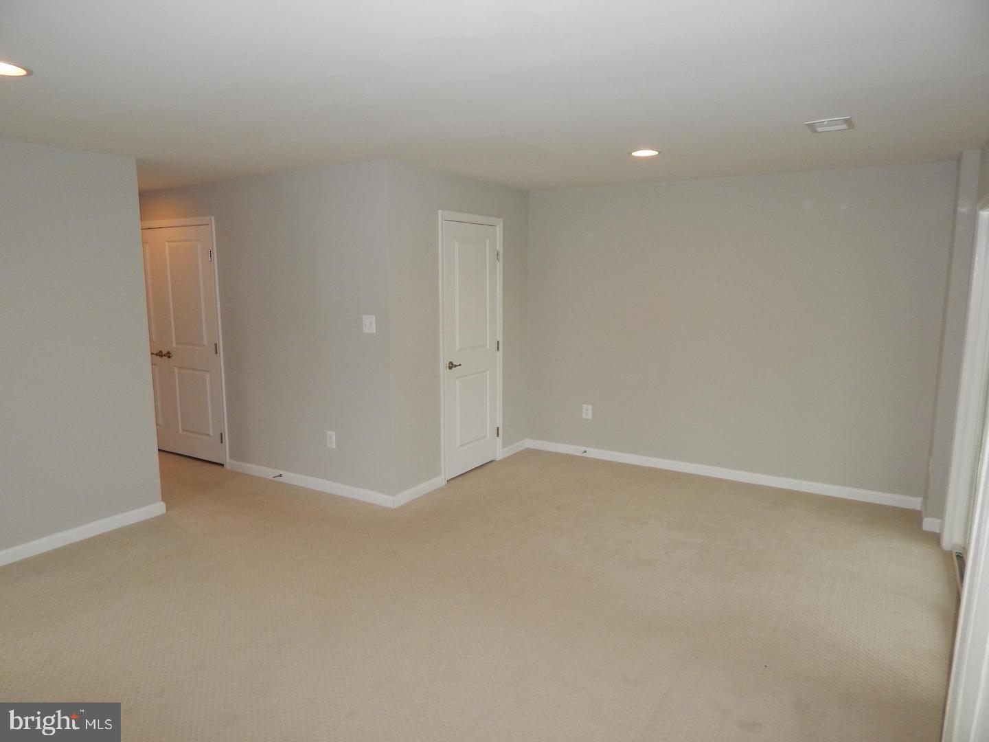 POTOMAC STATION - Residential Lease