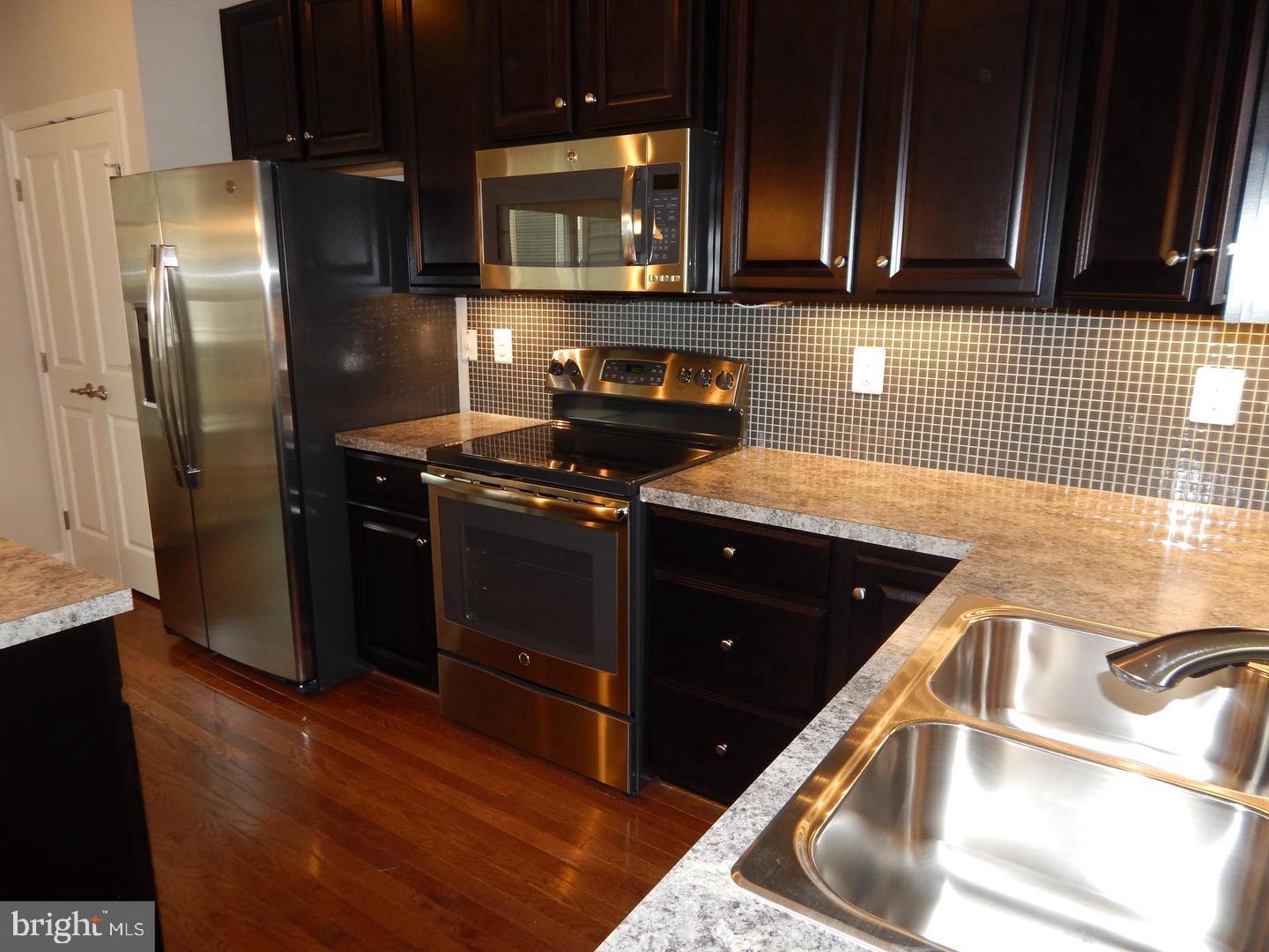 POTOMAC STATION - Residential Lease