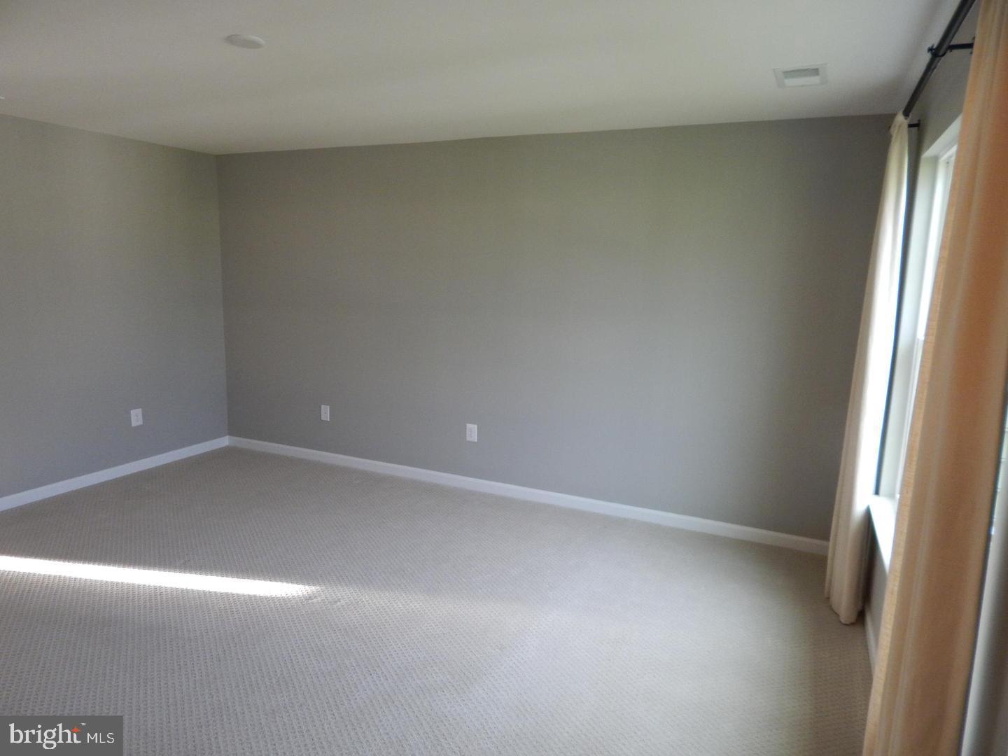 POTOMAC STATION - Residential Lease