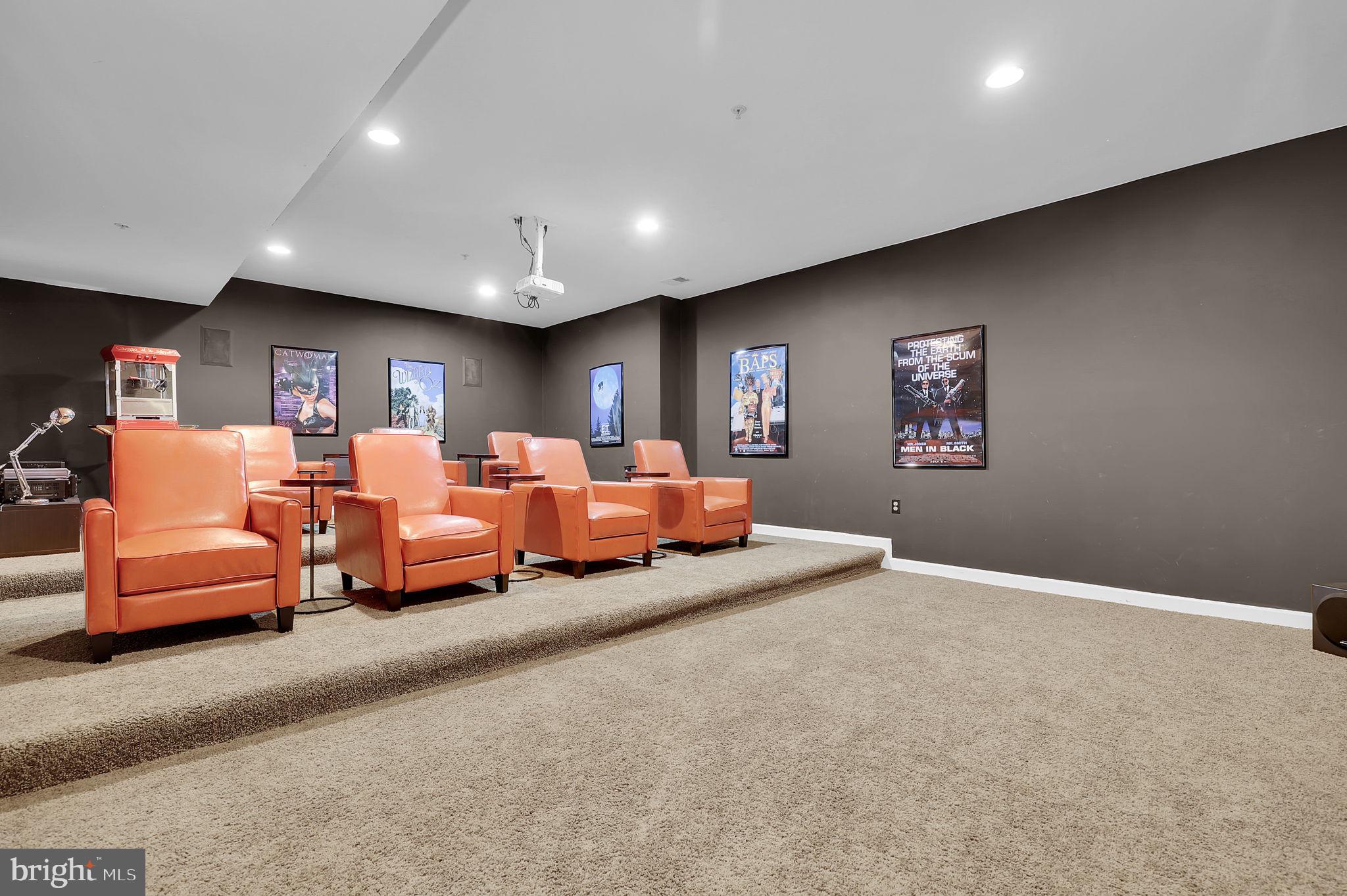 OAK CREEK CLUB - Residential