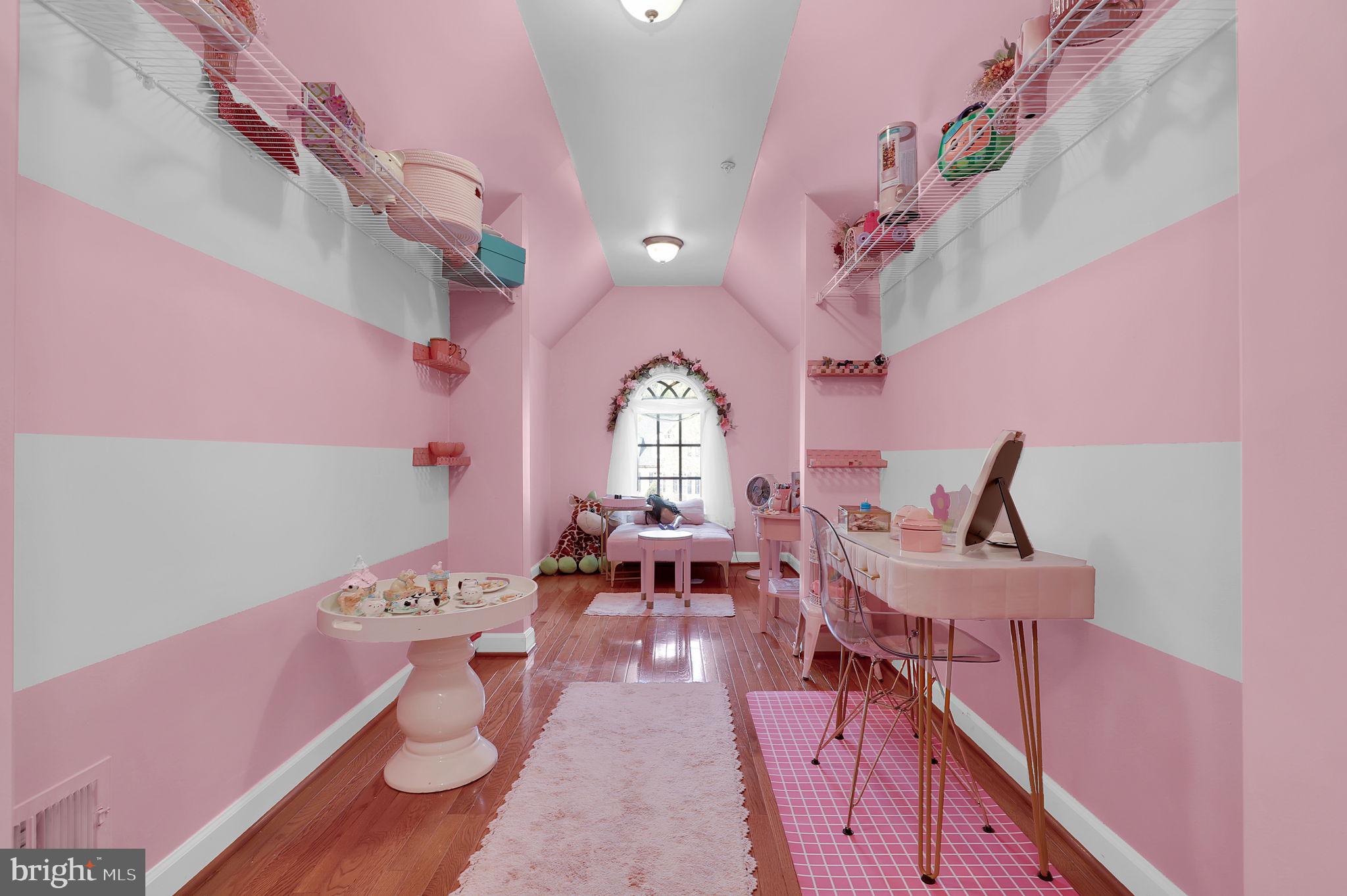 OAK CREEK CLUB - Residential