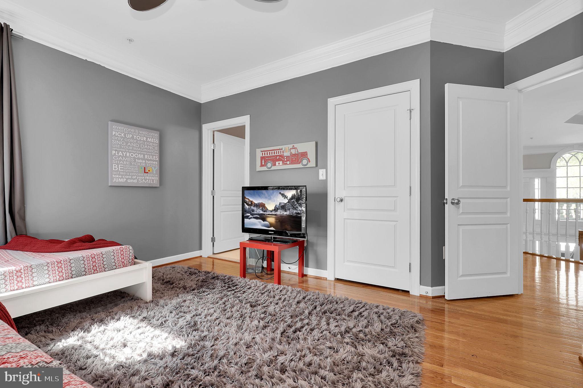 OAK CREEK CLUB - Residential