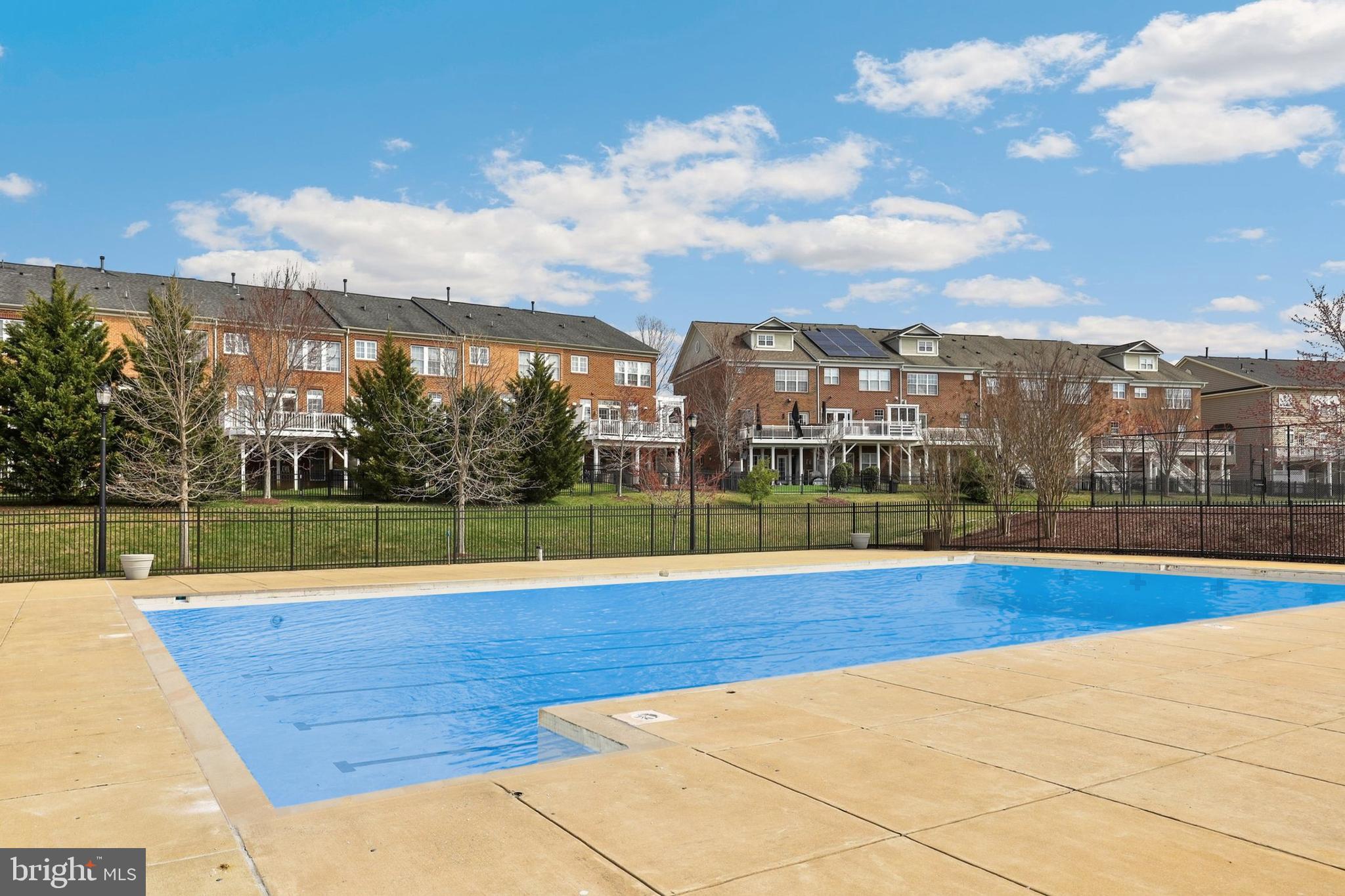 OAK CREEK CLUB - Residential