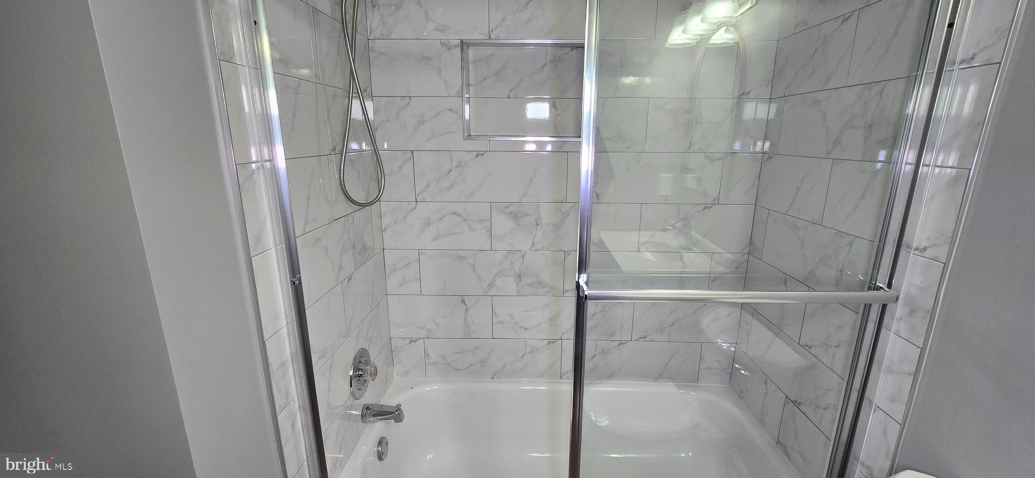 SILVER SPRING - Residential Lease