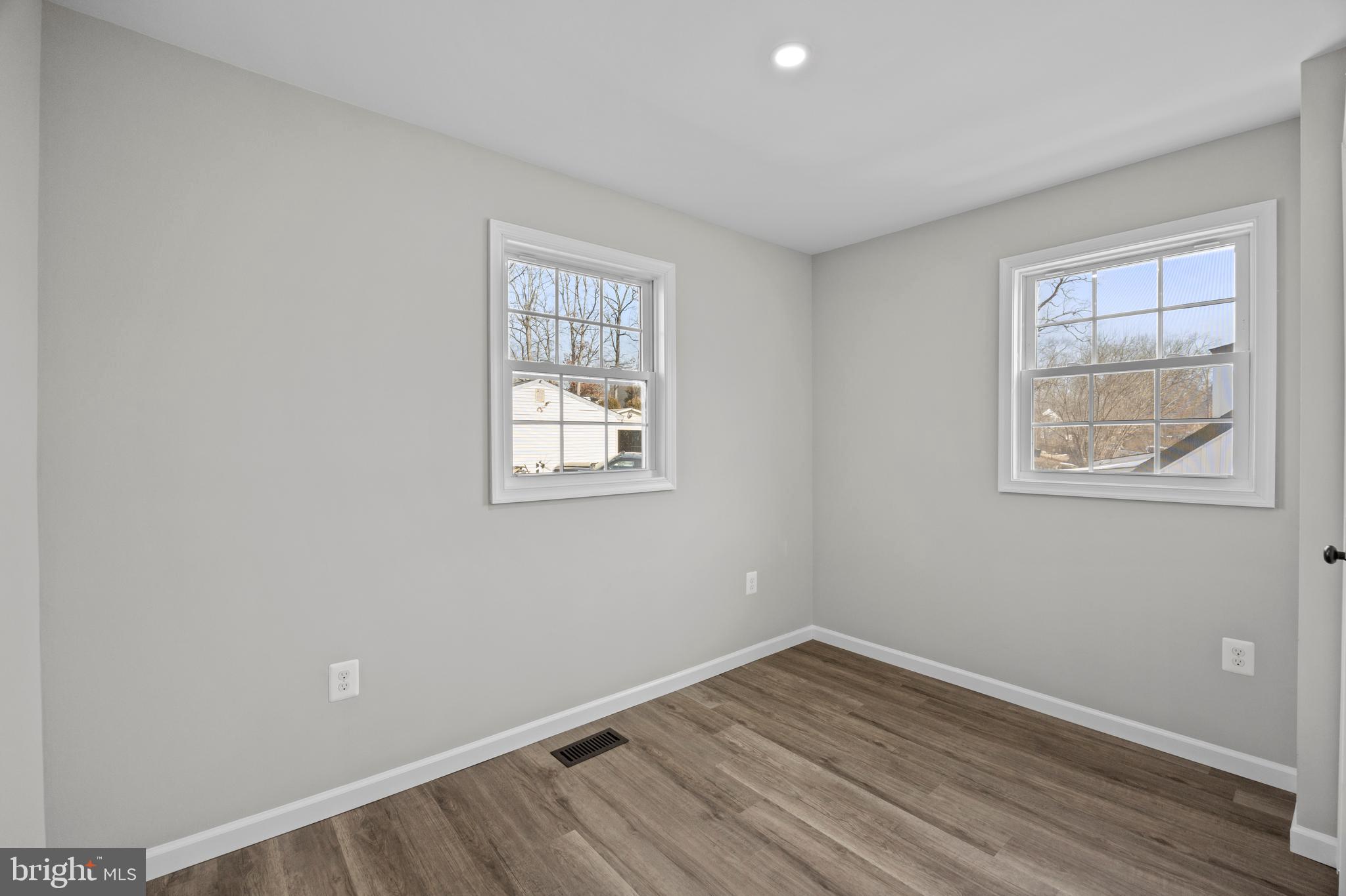 MANASSAS PARK - Residential