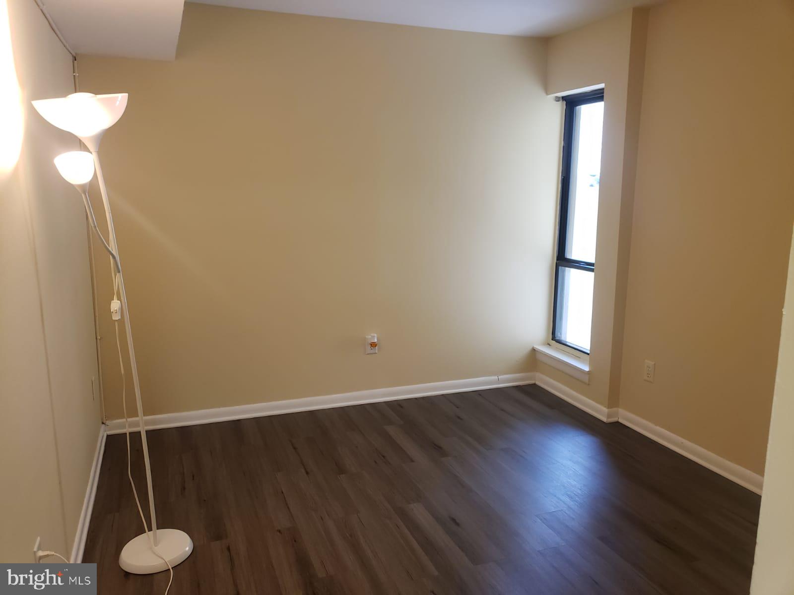 NEAR CLIFTON - Residential