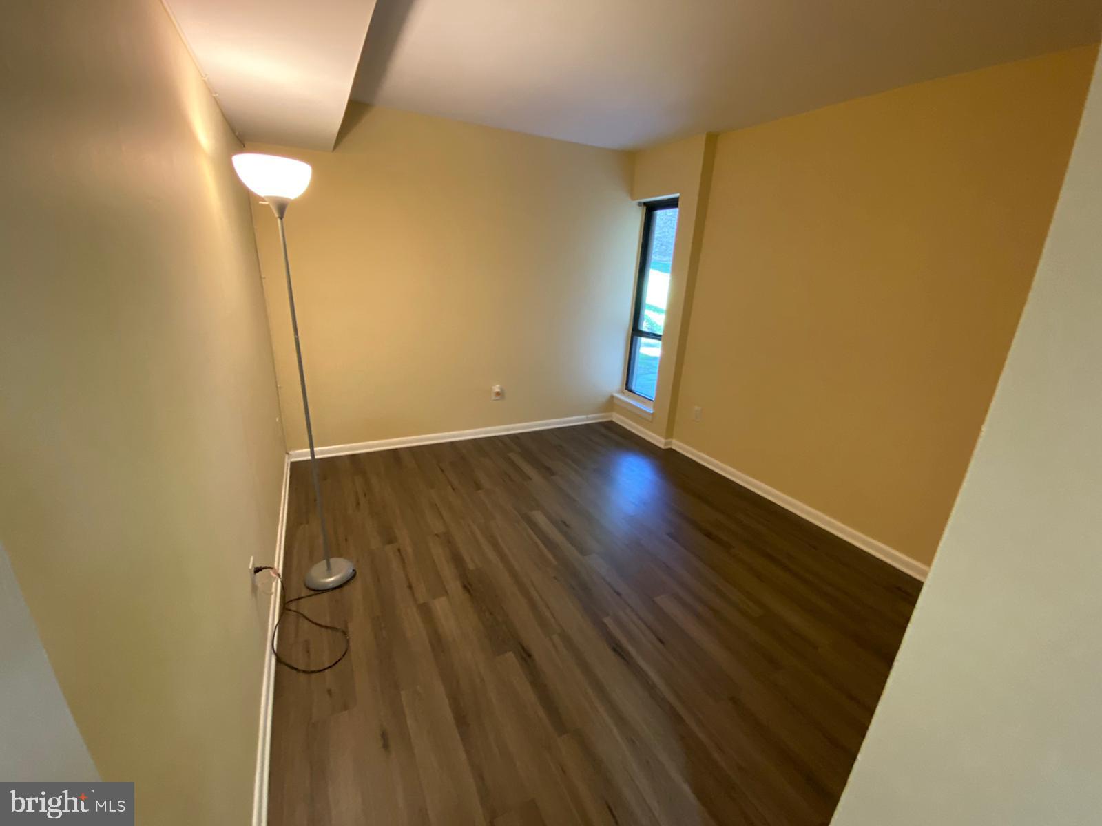 NEAR CLIFTON - Residential