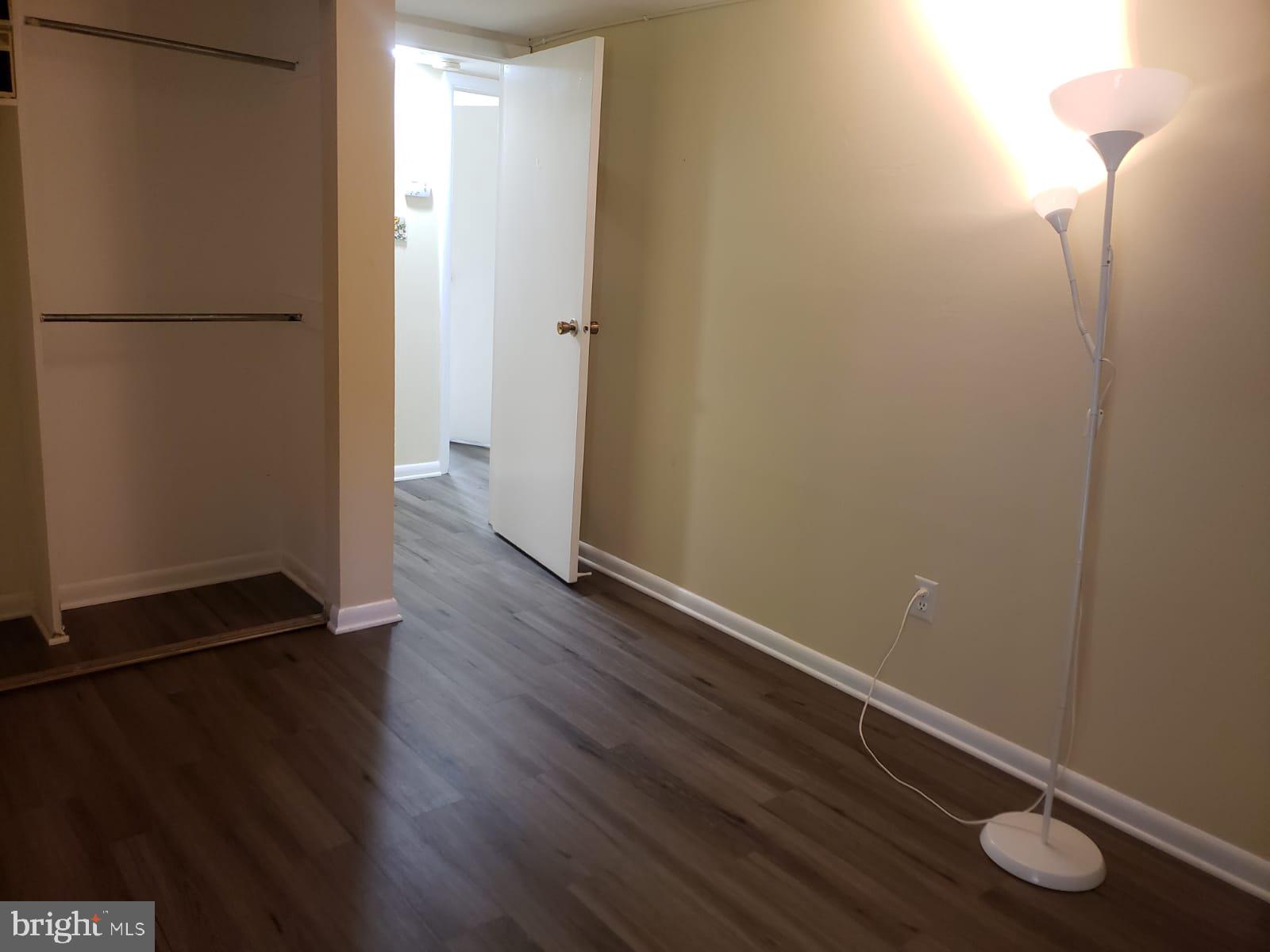 NEAR CLIFTON - Residential