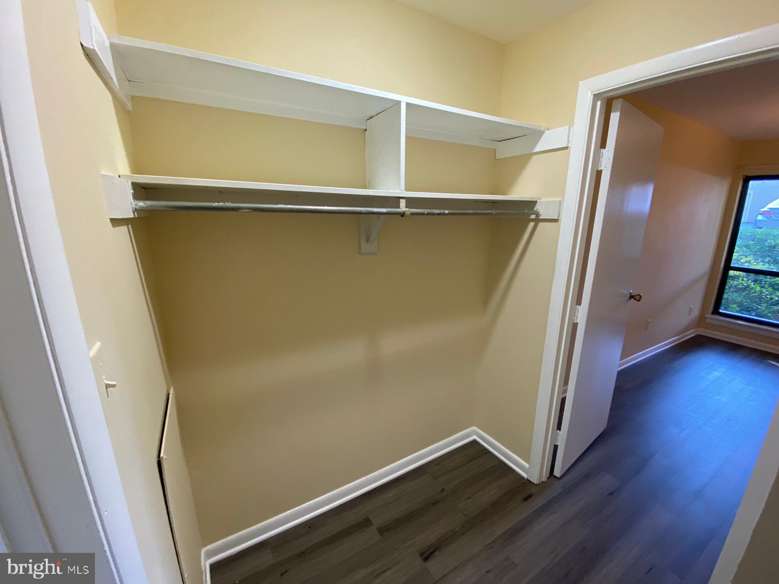 NEAR CLIFTON - Residential