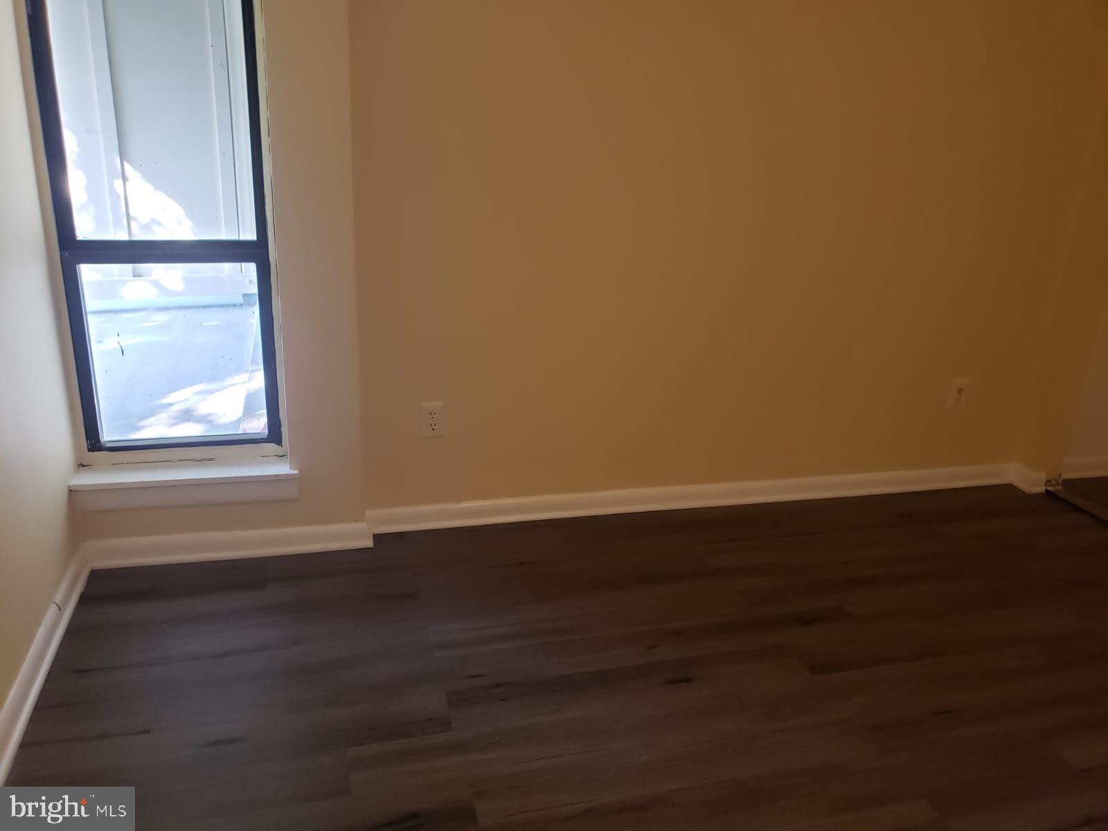 NEAR CLIFTON - Residential