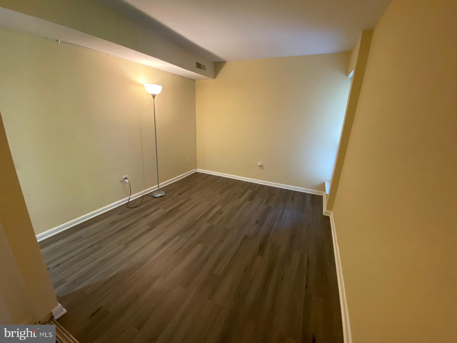 NEAR CLIFTON - Residential