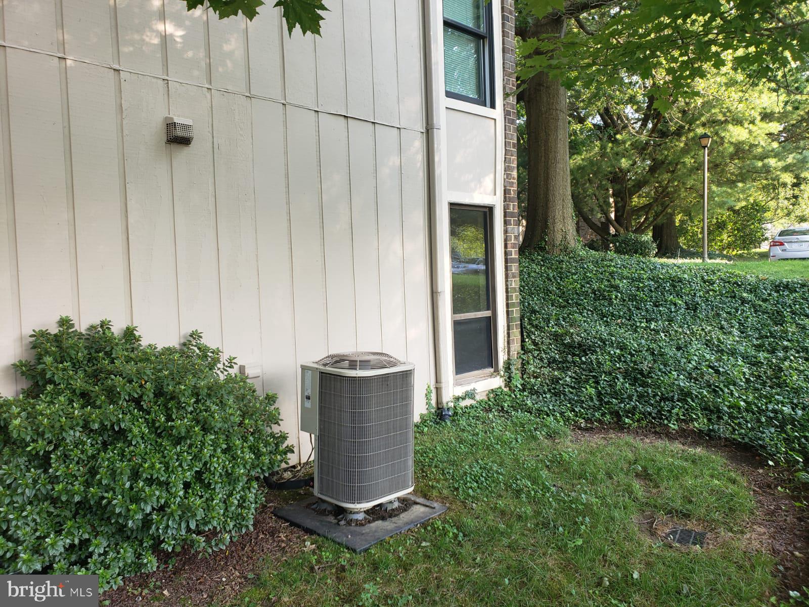 NEAR CLIFTON - Residential