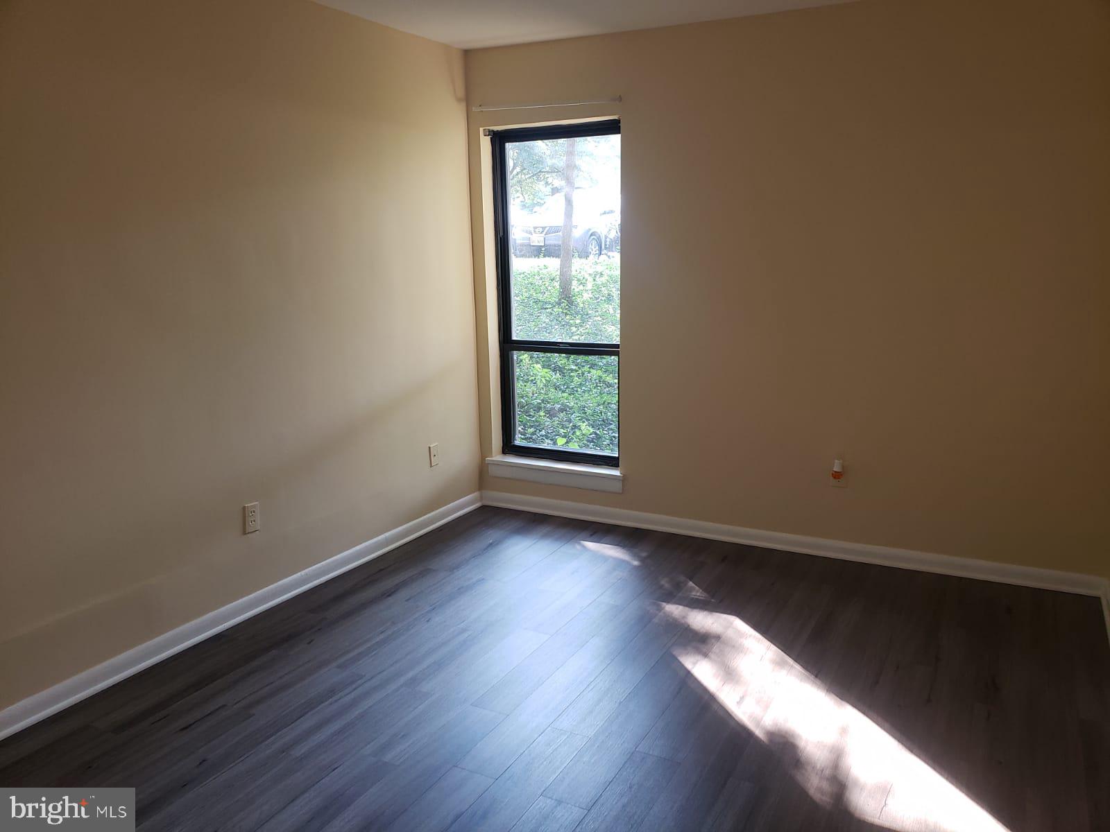 NEAR CLIFTON - Residential