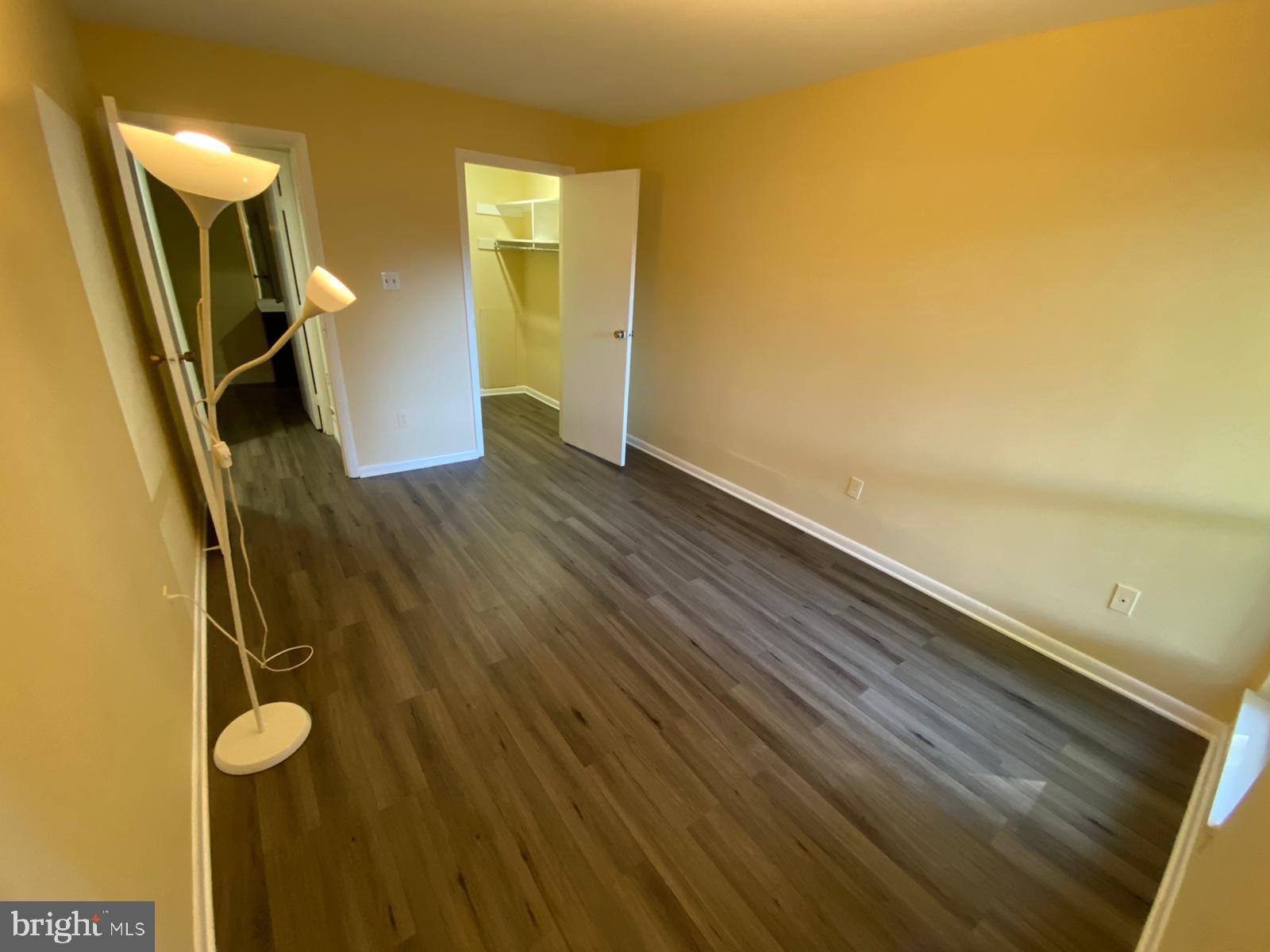 NEAR CLIFTON - Residential