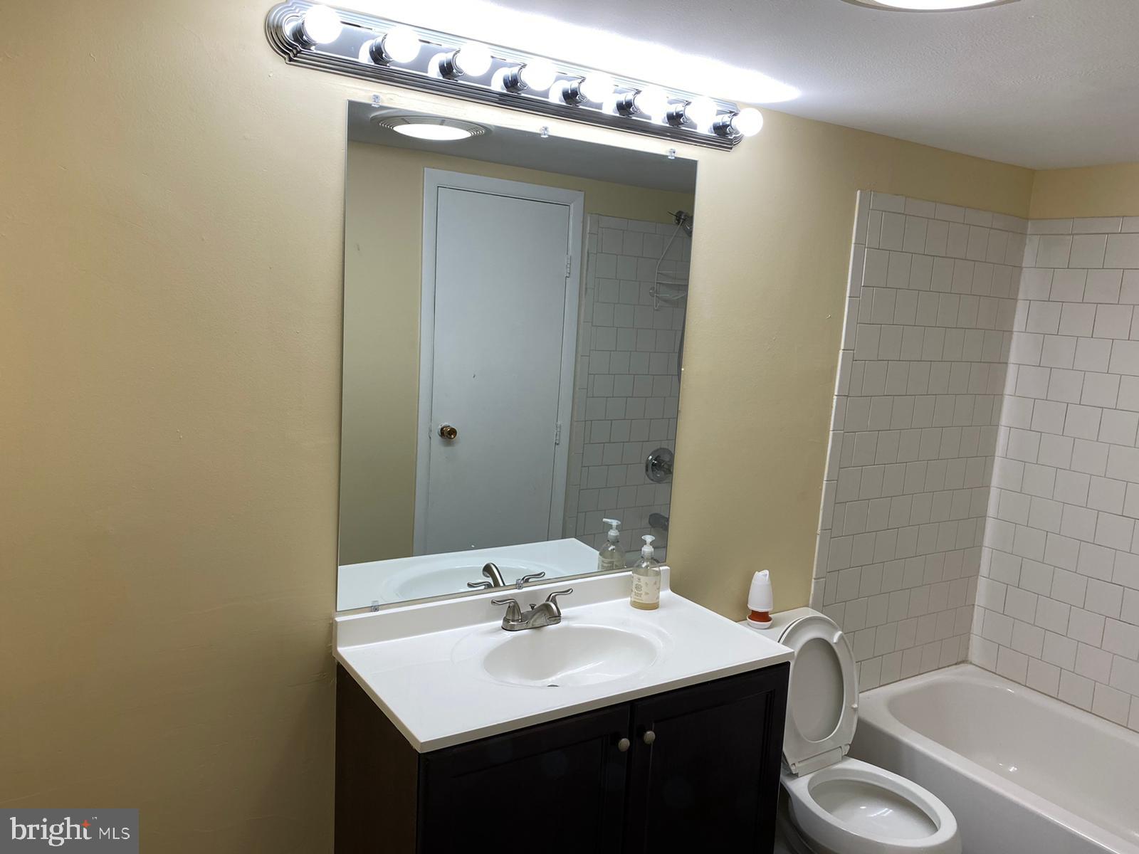 NEAR CLIFTON - Residential