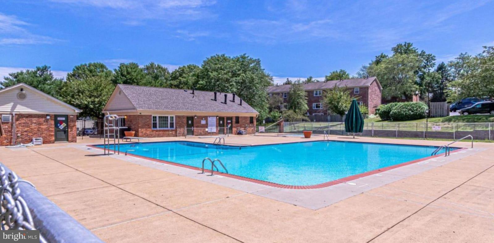 NEAR CLIFTON - Residential