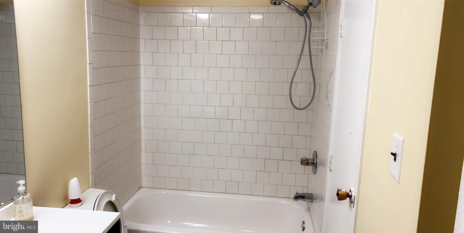 NEAR CLIFTON - Residential