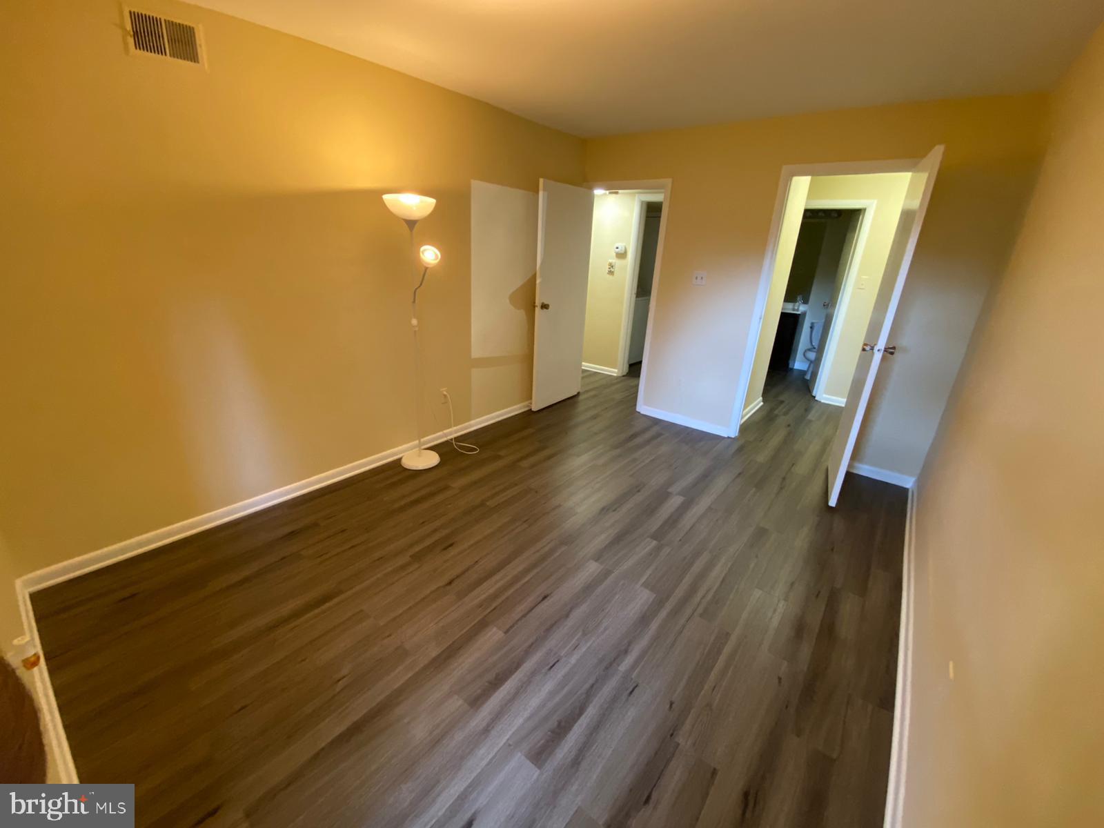 NEAR CLIFTON - Residential