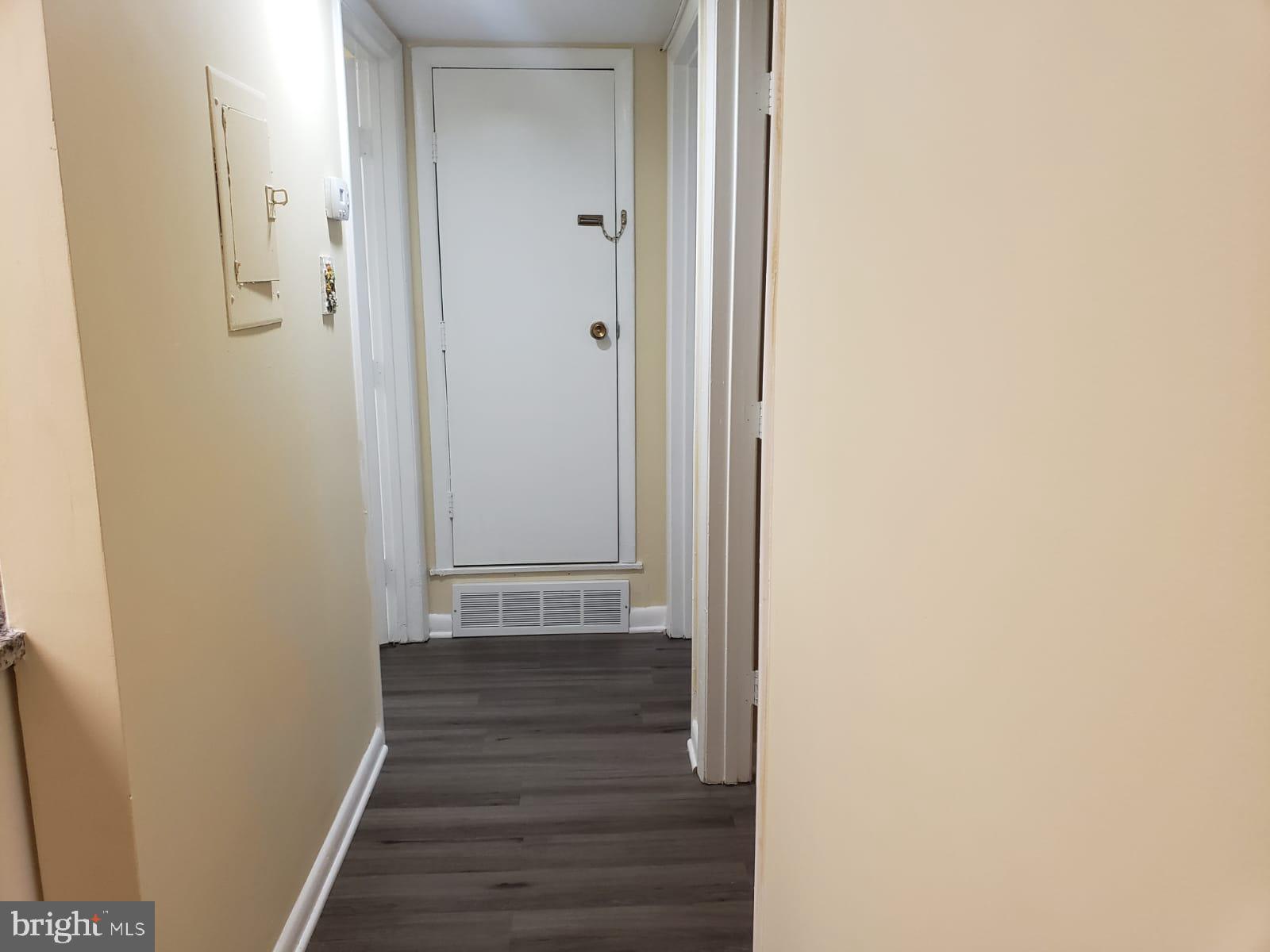 NEAR CLIFTON - Residential