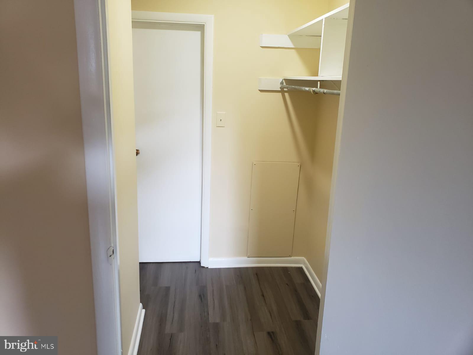 NEAR CLIFTON - Residential