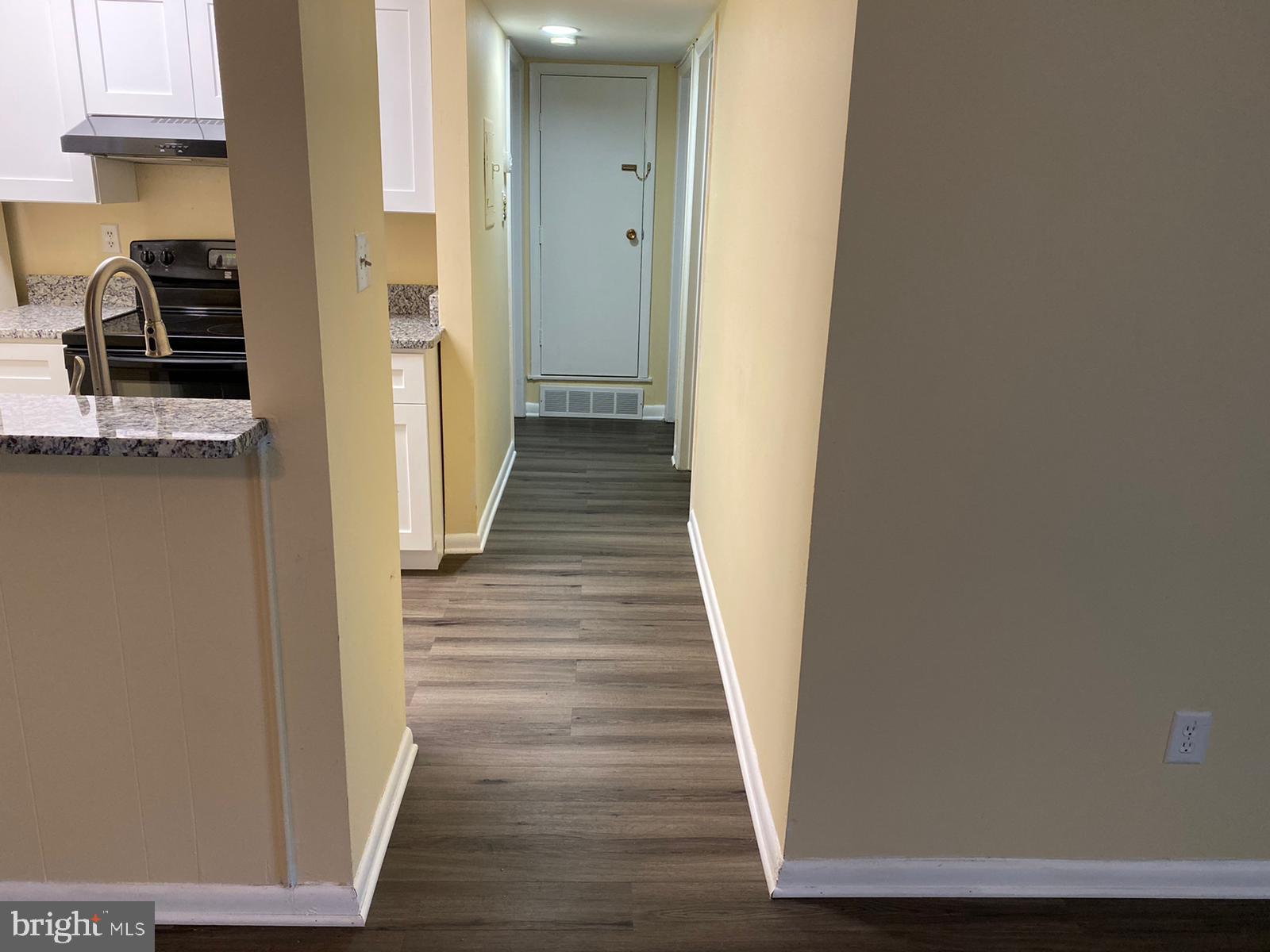 NEAR CLIFTON - Residential