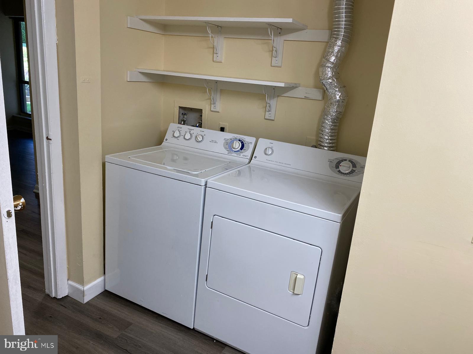 NEAR CLIFTON - Residential