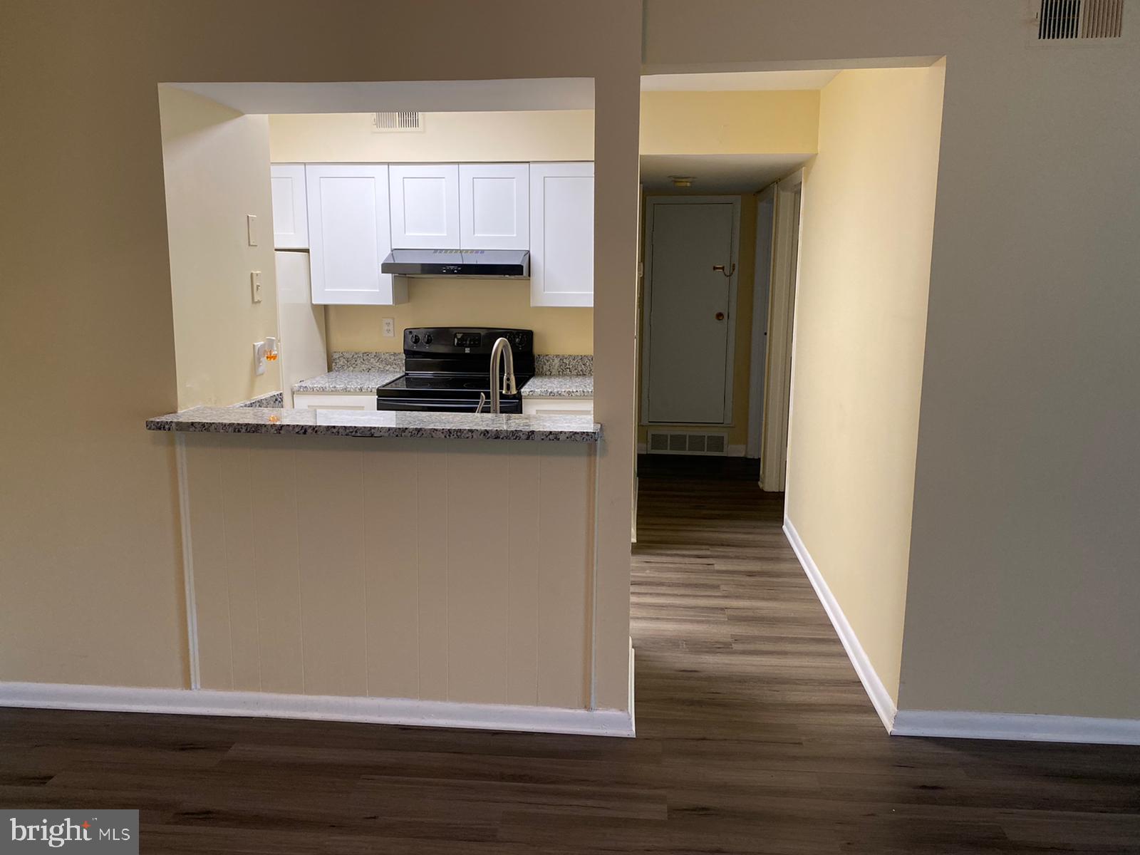 NEAR CLIFTON - Residential