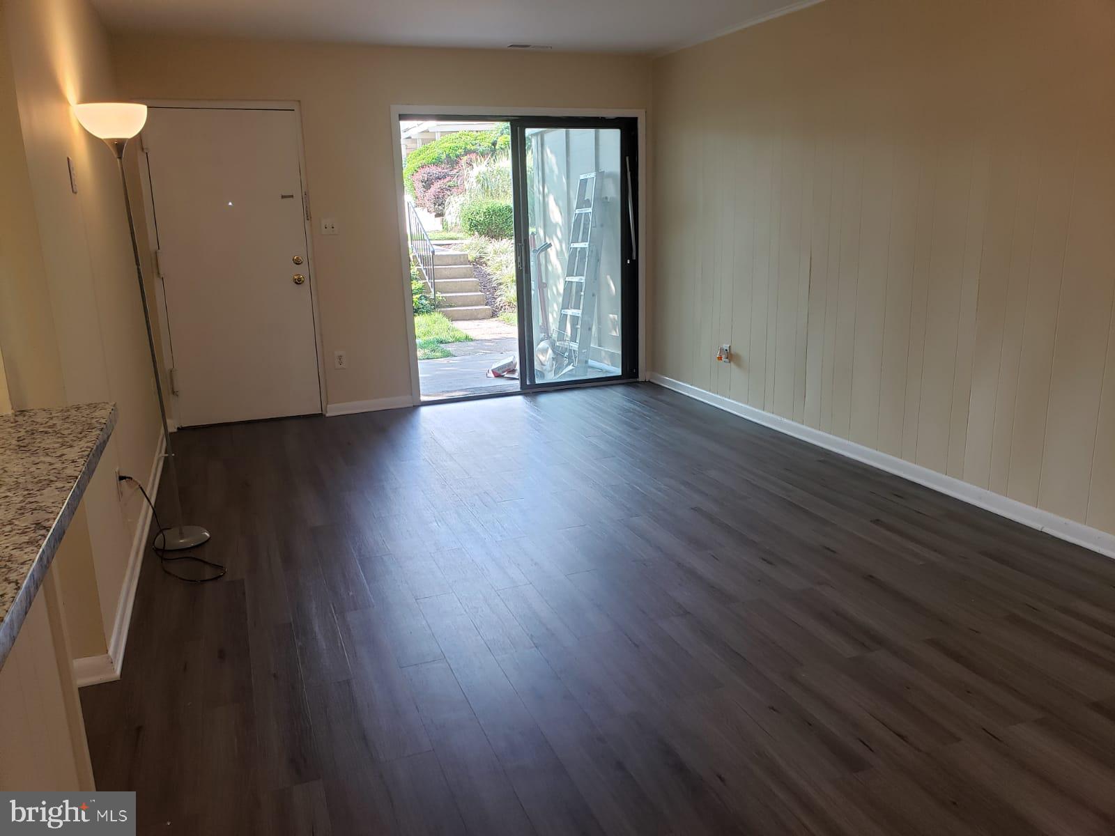 NEAR CLIFTON - Residential