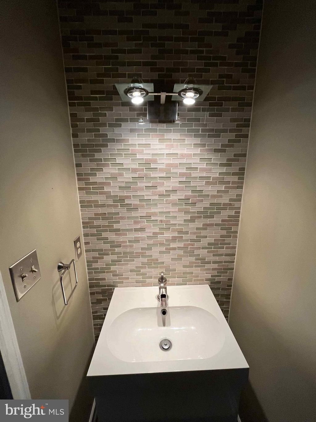 Photo of 500 Crystal Ln #19A, NORRISTOWN, PA 19403 (MLS # PAMC2158298)