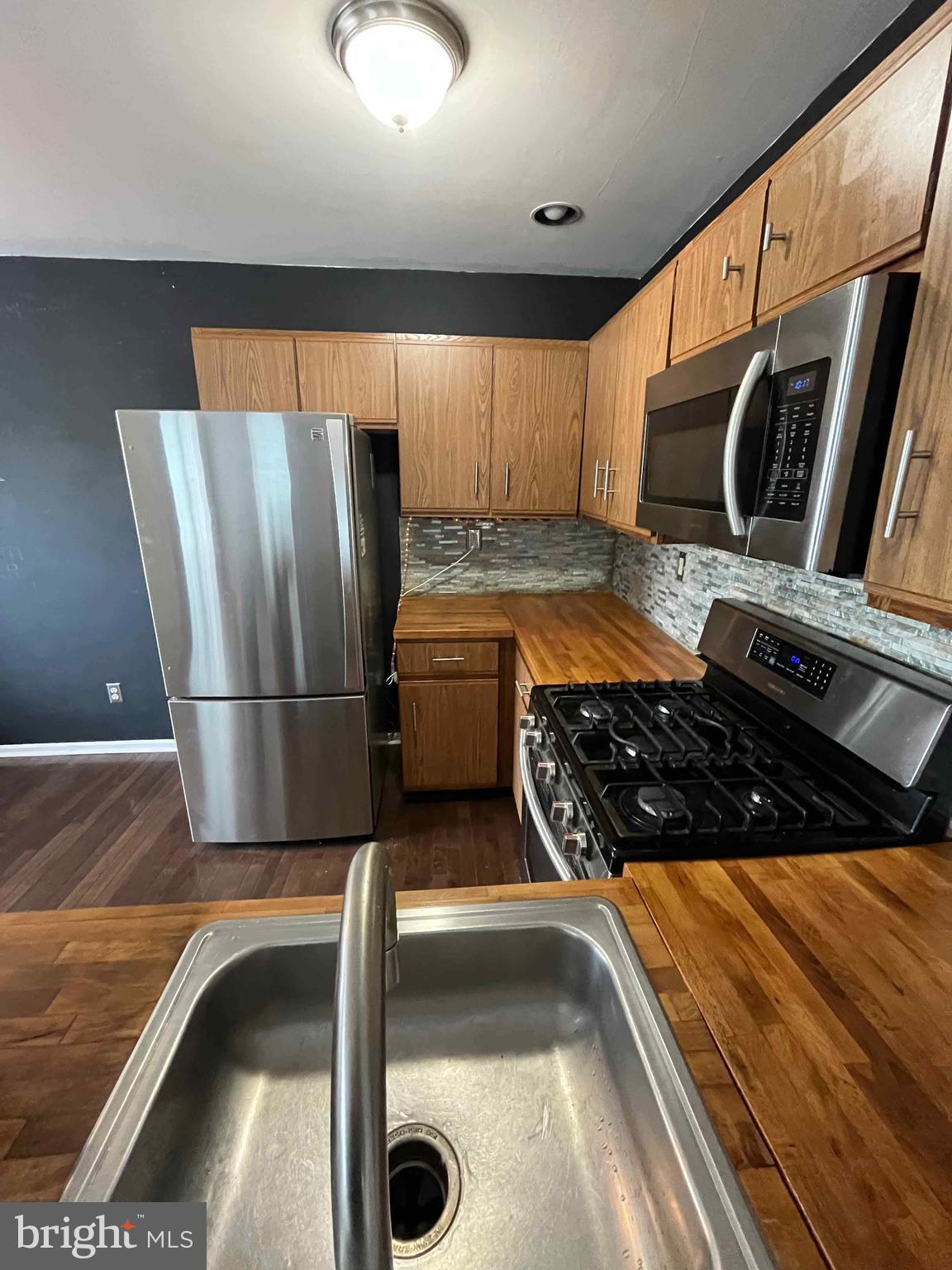 NORTHRIDGE ESTATES - Residential Lease